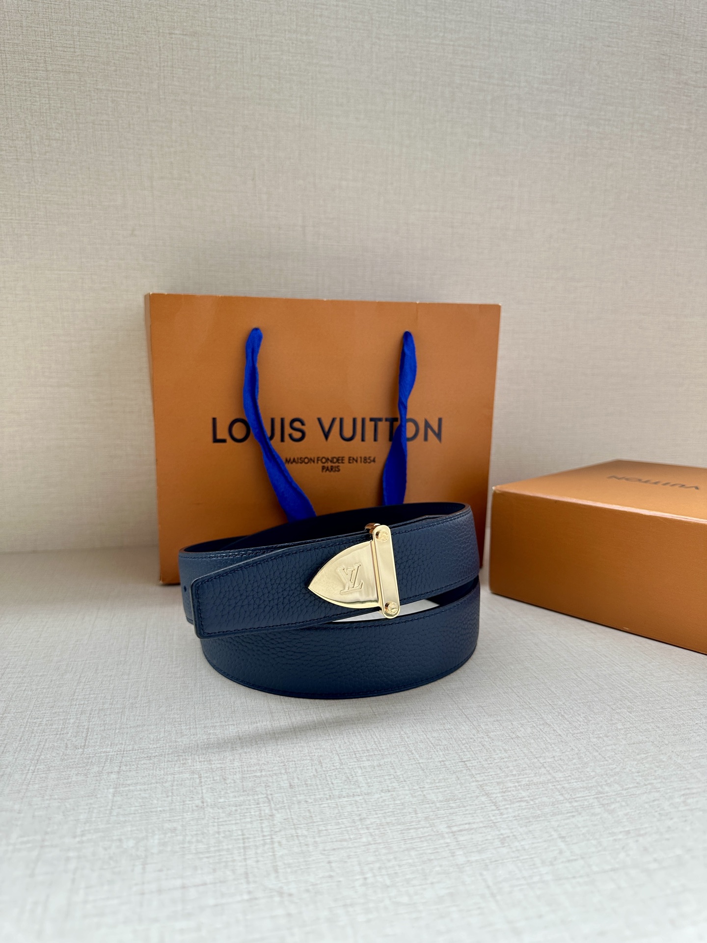 LV 原單男士皮帶 深藍色銀扣簡約款｜歐美奢侈品精品推薦