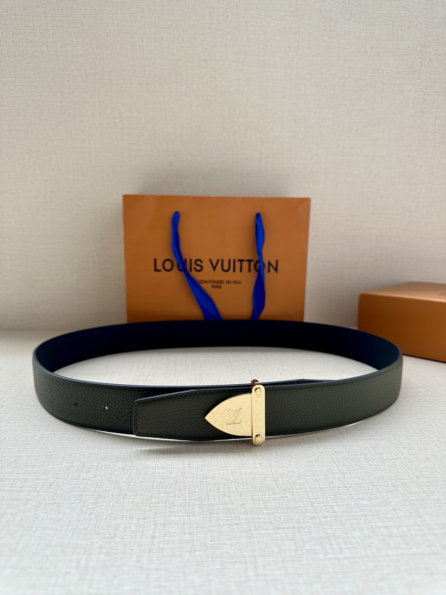 LV 一比一男士皮帶 綠色牛皮金扣沉穩款｜歐美奢侈品精品推薦