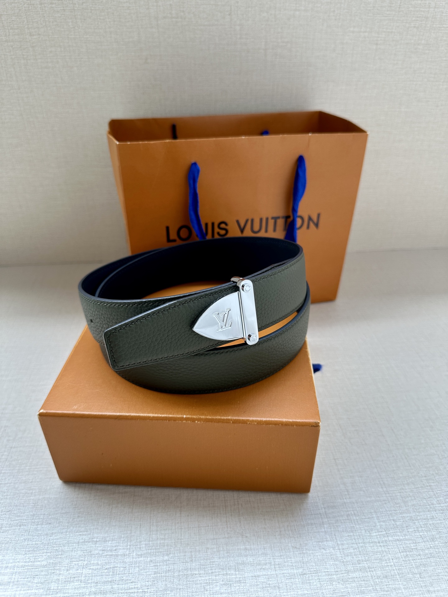 LV 一比一男士皮帶 綠色牛皮金扣沉穩款｜歐美奢侈品精品推薦