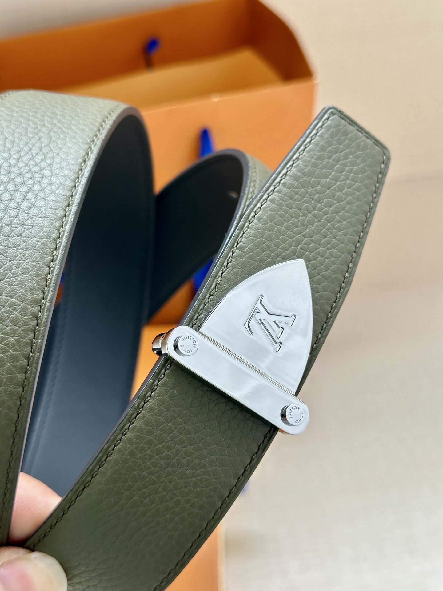 LV 一比一男士皮帶 綠色牛皮金扣沉穩款｜歐美奢侈品精品推薦