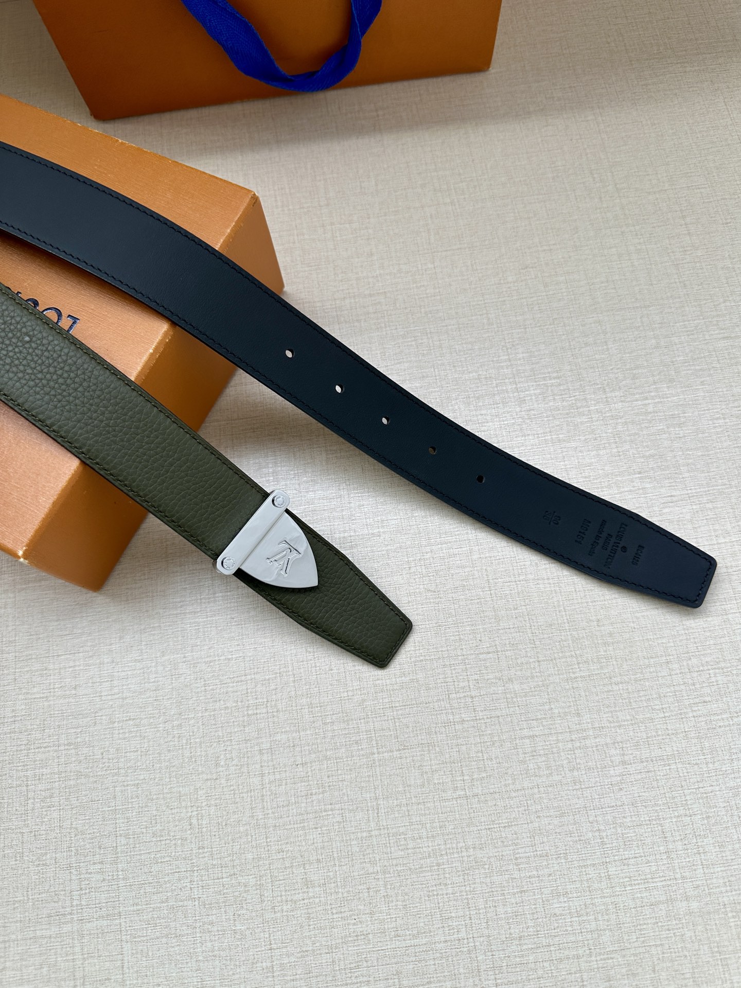 LV 一比一男士皮帶 綠色牛皮金扣沉穩款｜歐美奢侈品精品推薦