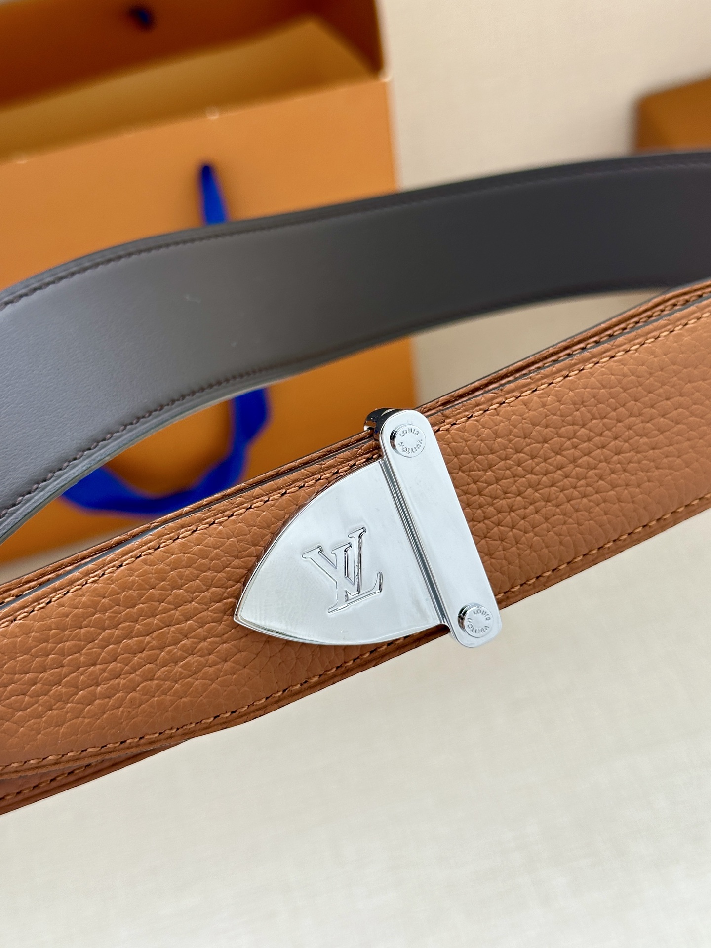 LV 原單男士皮帶 棕色牛皮銀扣典雅款｜歐美奢侈品精品推薦