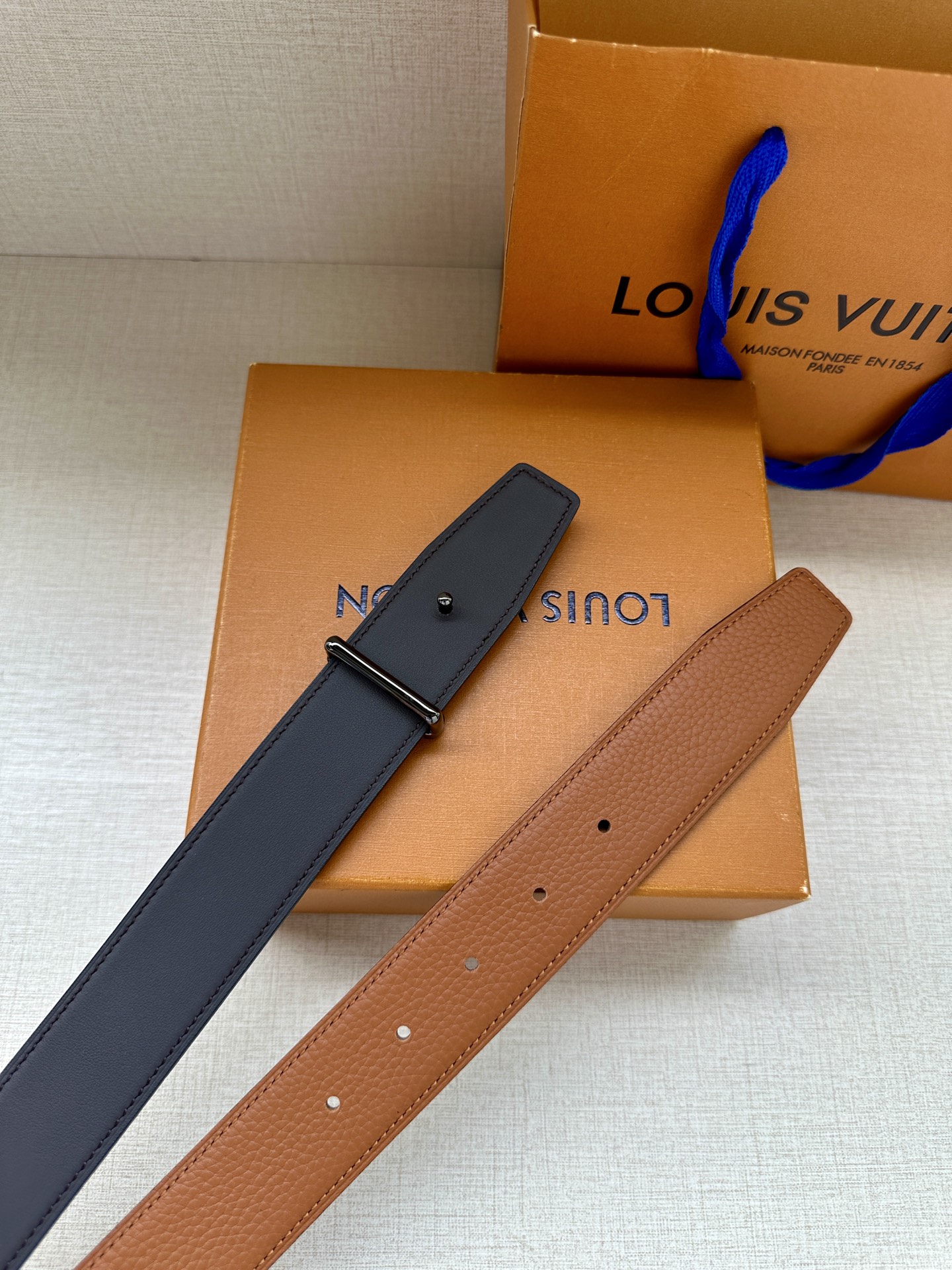 LV 原單男士皮帶 棕色牛皮銀扣典雅款｜歐美奢侈品精品推薦