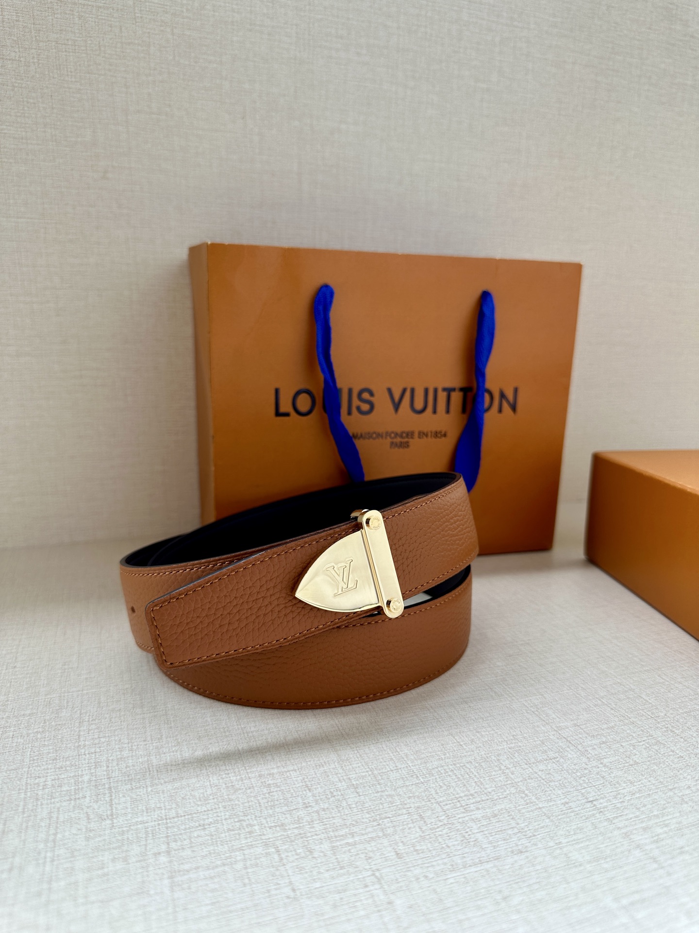 LV 原單男士皮帶 棕色牛皮銀扣典雅款｜歐美奢侈品精品推薦
