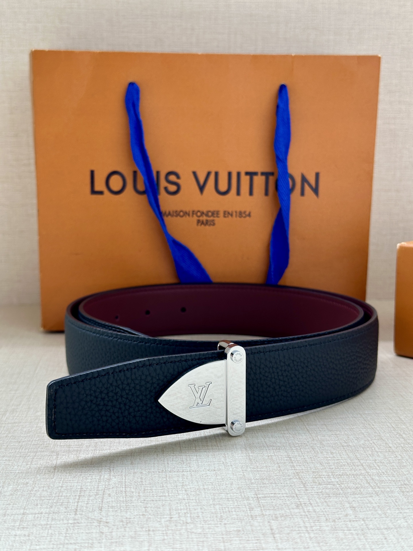 LV 一比一男士皮帶 黑藍雙色銀扣設計｜歐美奢侈品精品推薦