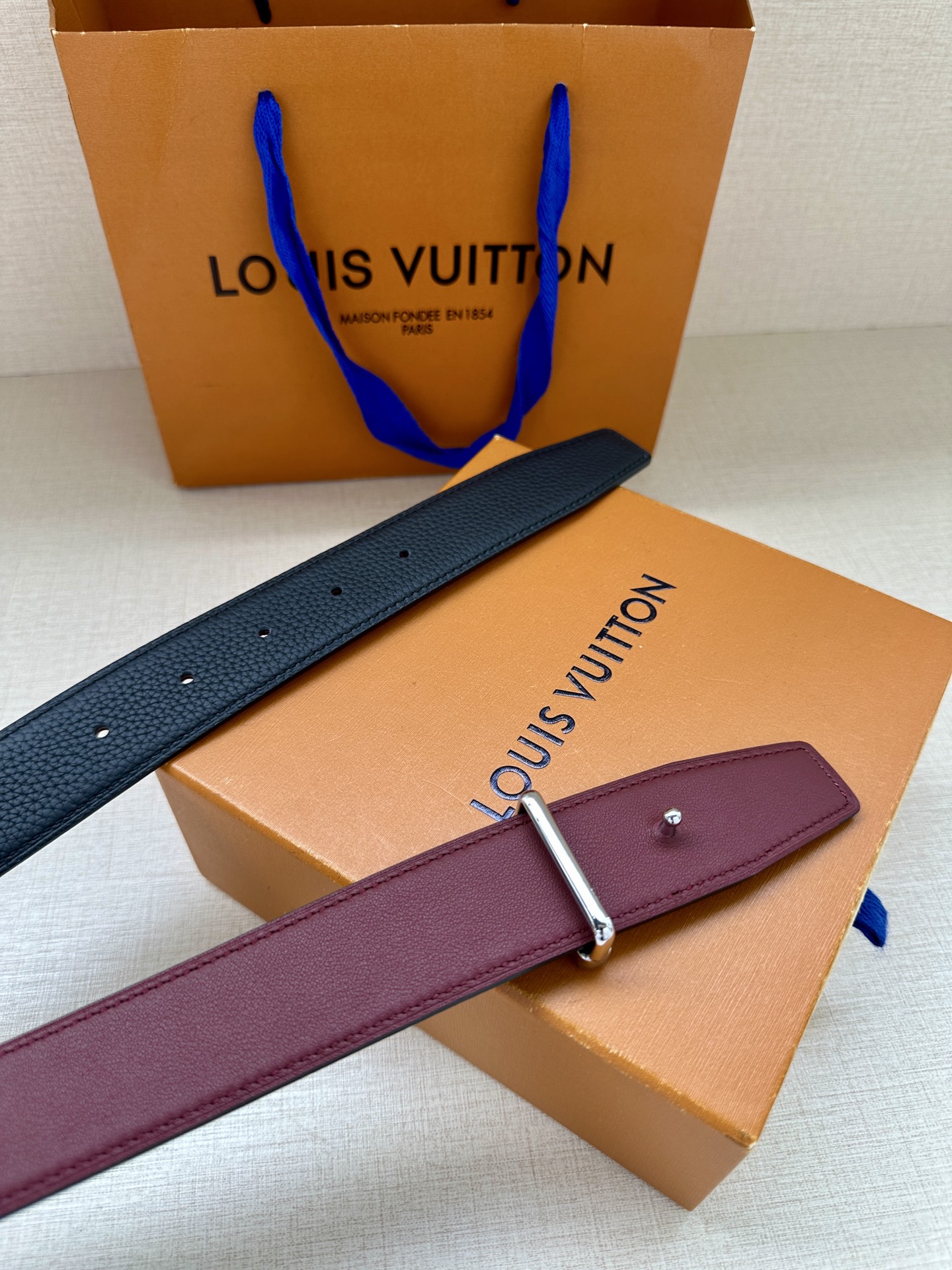 LV 一比一男士皮帶 黑藍雙色銀扣設計｜歐美奢侈品精品推薦