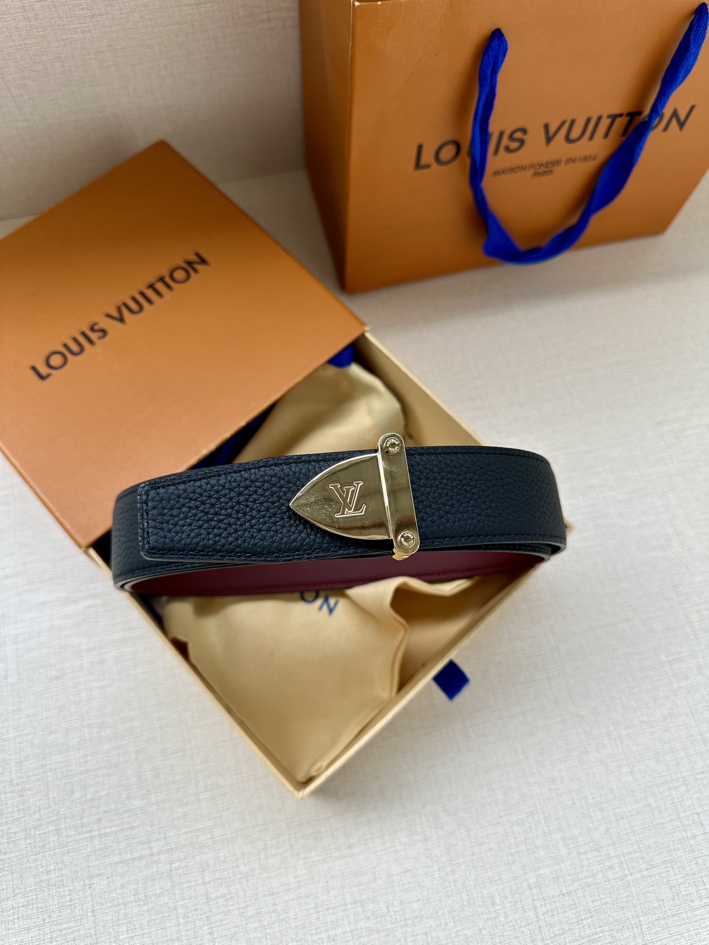 LV 一比一男士皮帶 黑藍雙色銀扣設計｜歐美奢侈品精品推薦