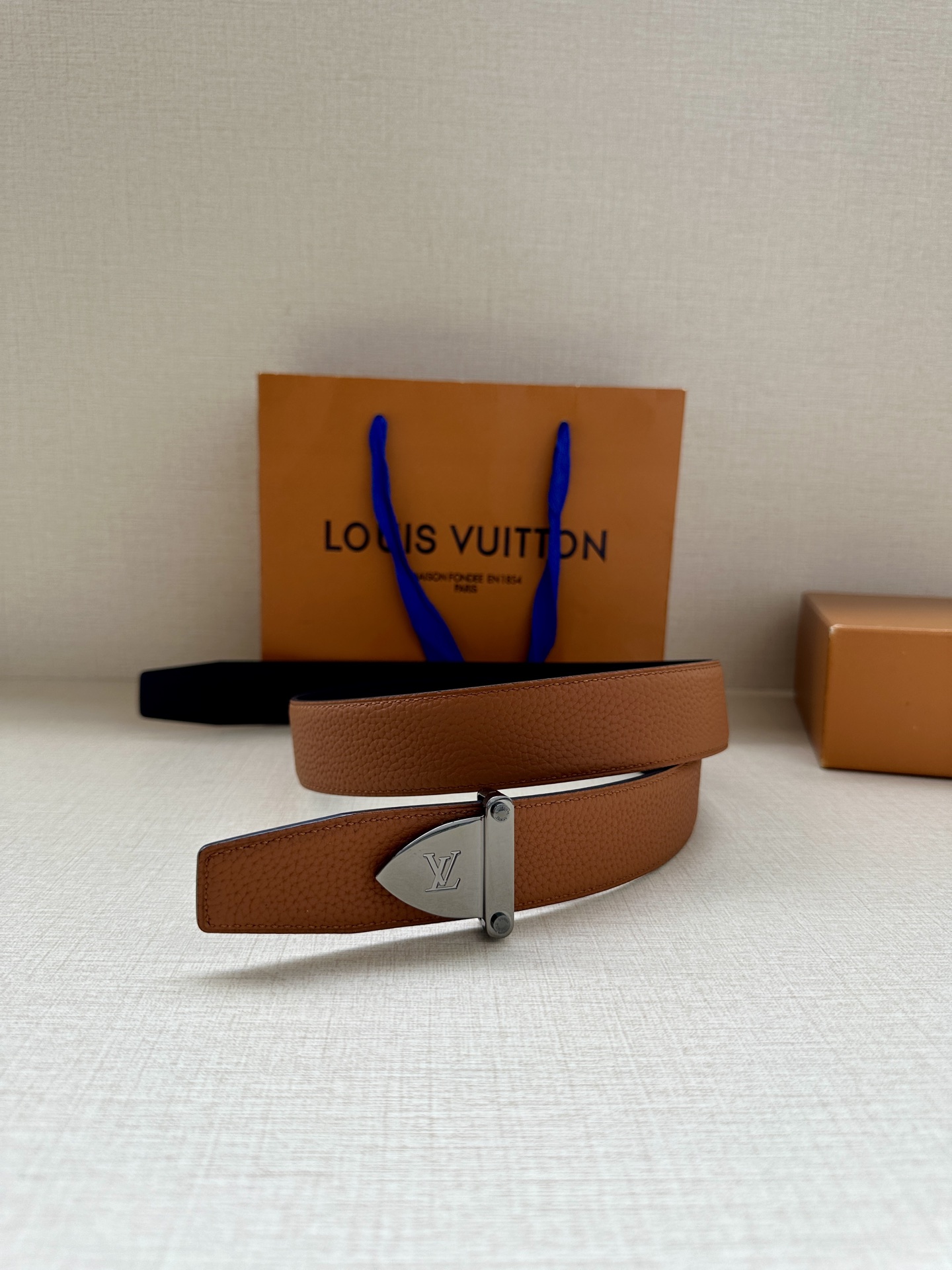LV 原單男士皮帶 棕色牛皮銀扣設計｜歐美奢侈品精品推薦
