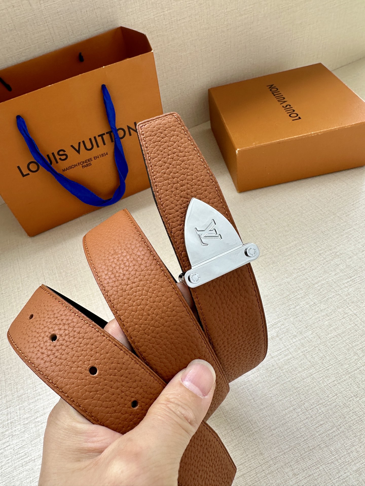 LV 原單男士皮帶 棕色牛皮銀扣設計｜歐美奢侈品精品推薦