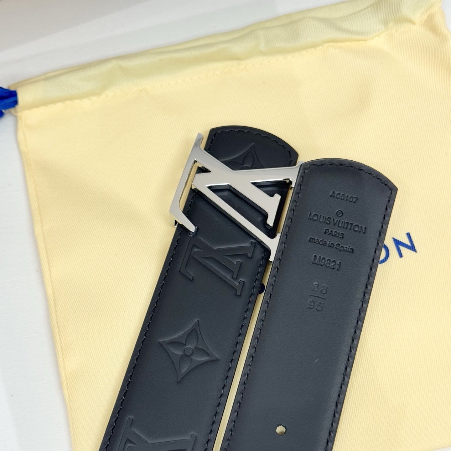 LV 高仿黑色壓花皮帶 經典銀扣｜歐美奢侈品精品推薦