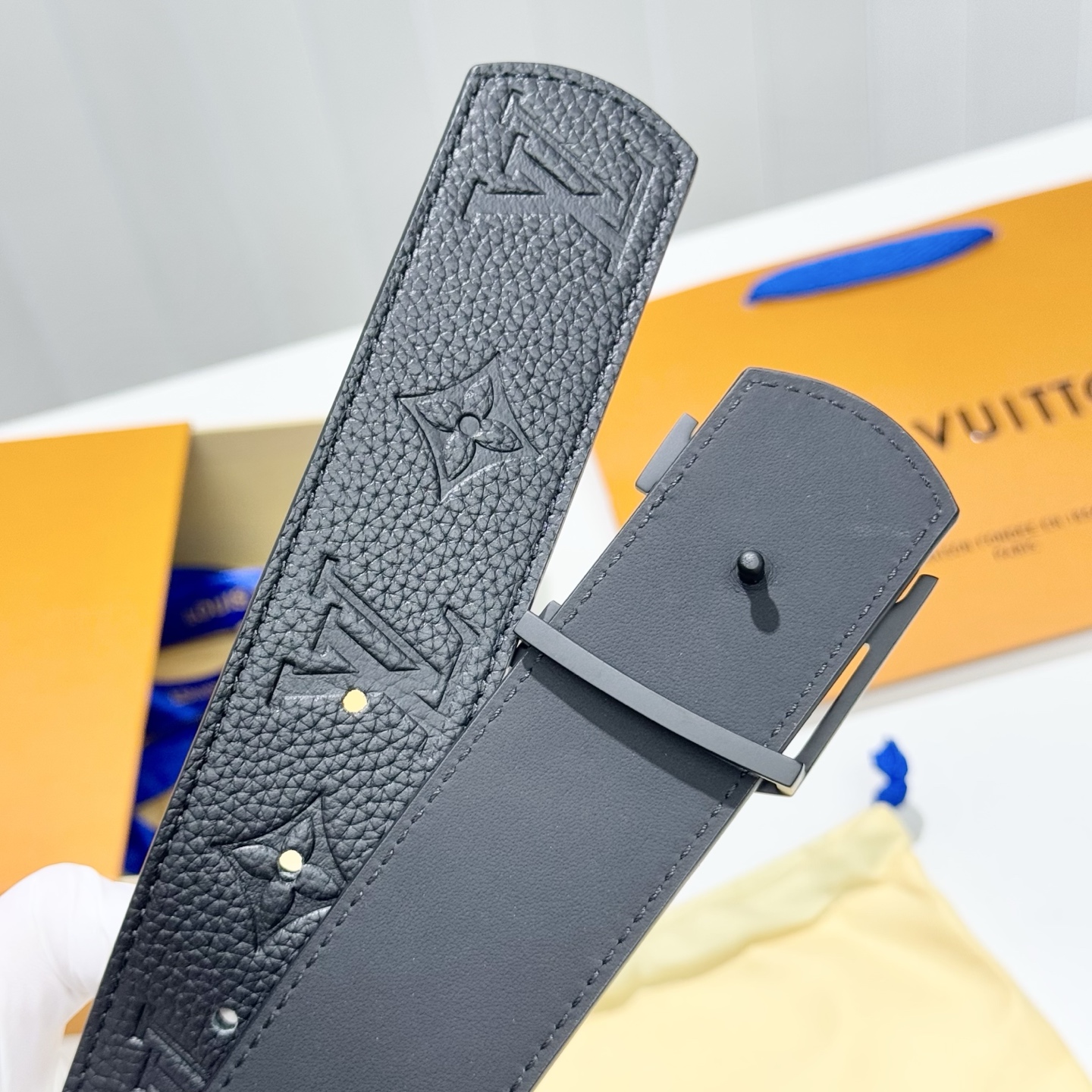LV 原單黑色壓花皮帶 全黑扣｜歐美奢侈品精品推薦