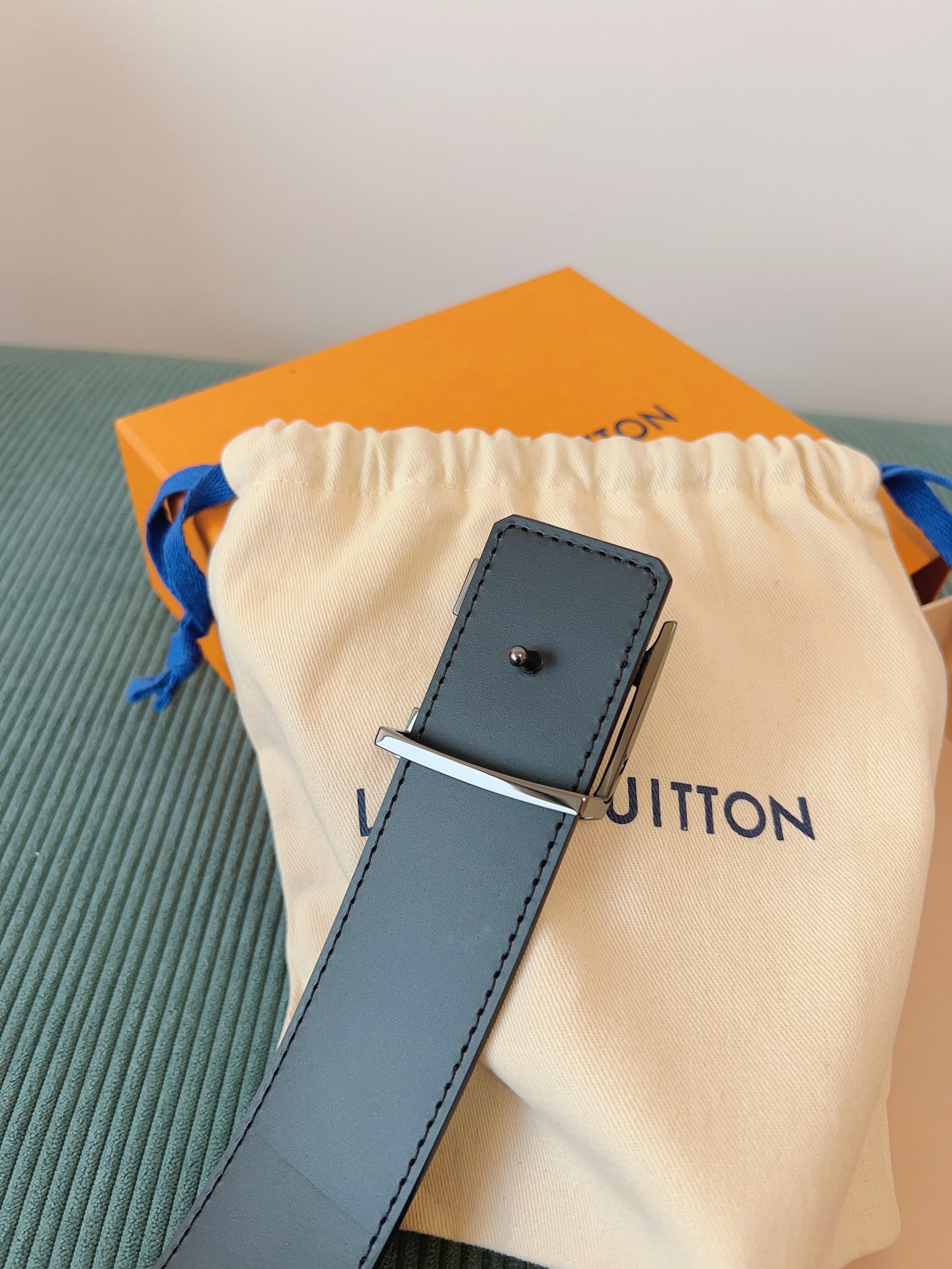 LV 原單 Monogram灰色皮帶 銀扣｜歐美奢侈品精品推薦