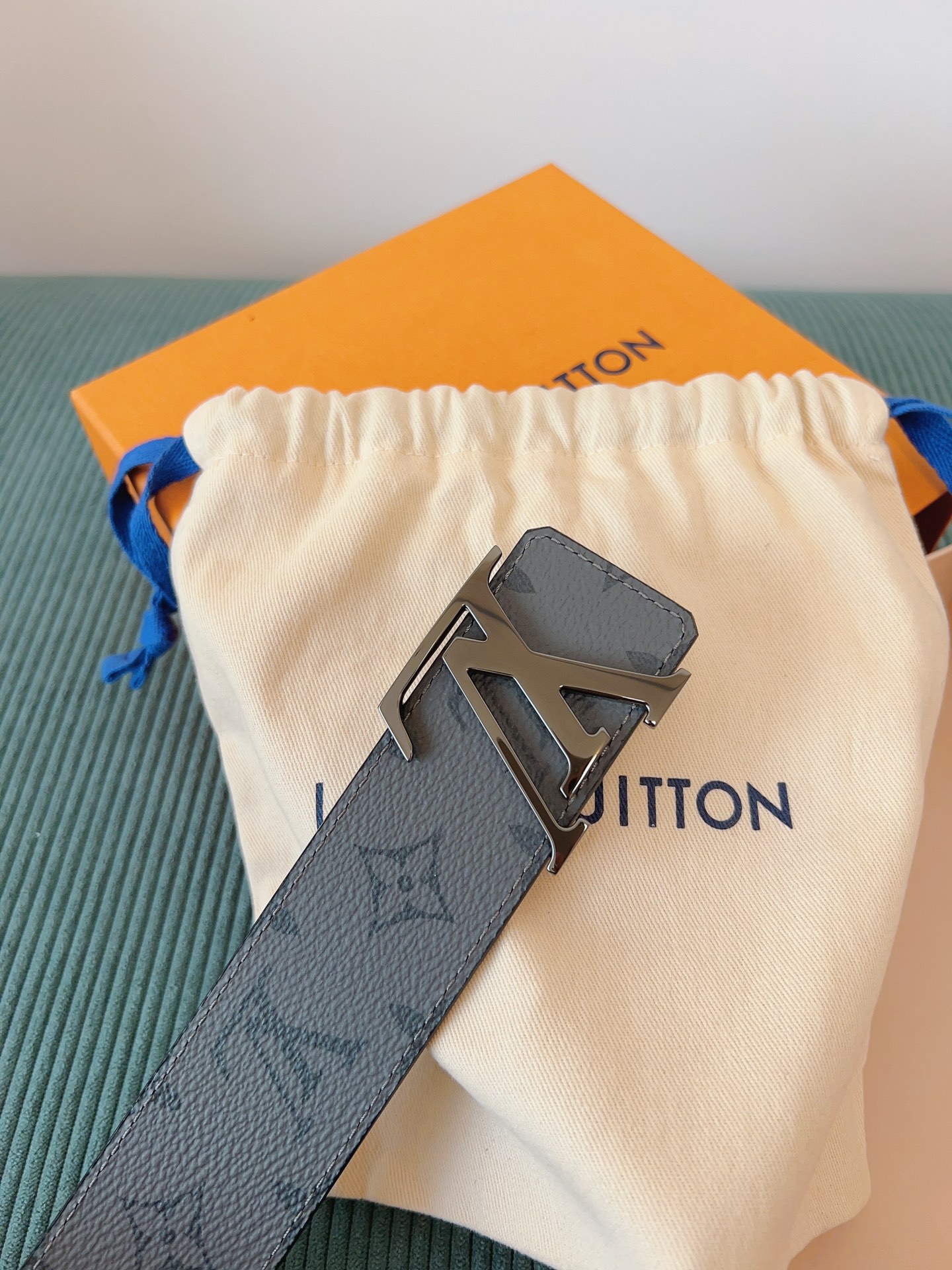 LV 原單 Monogram灰色皮帶 銀扣｜歐美奢侈品精品推薦