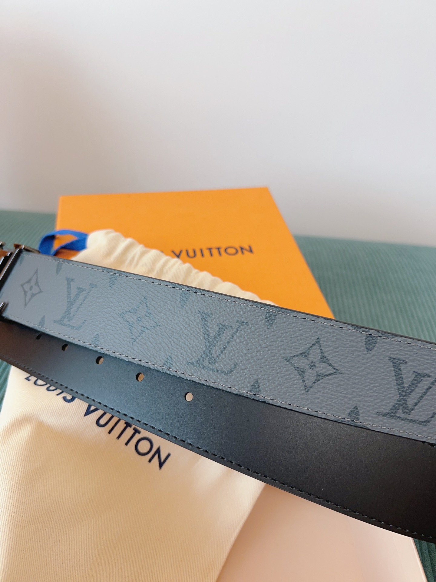 LV 原單 Monogram灰色皮帶 銀扣｜歐美奢侈品精品推薦