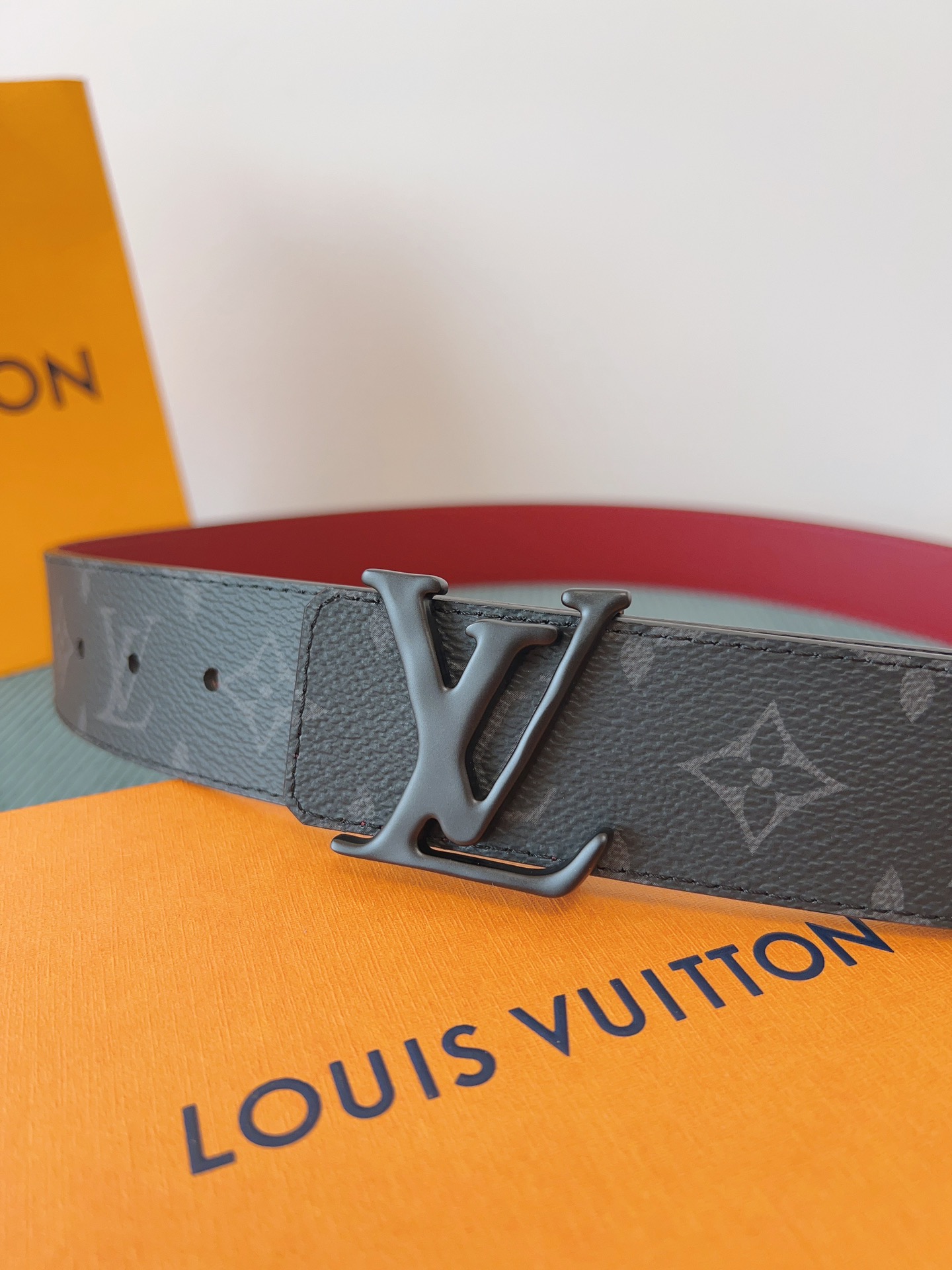 LV 一比一 Monogram灰黑皮帶 紅色內裡 黑扣｜歐美奢侈品精品推薦