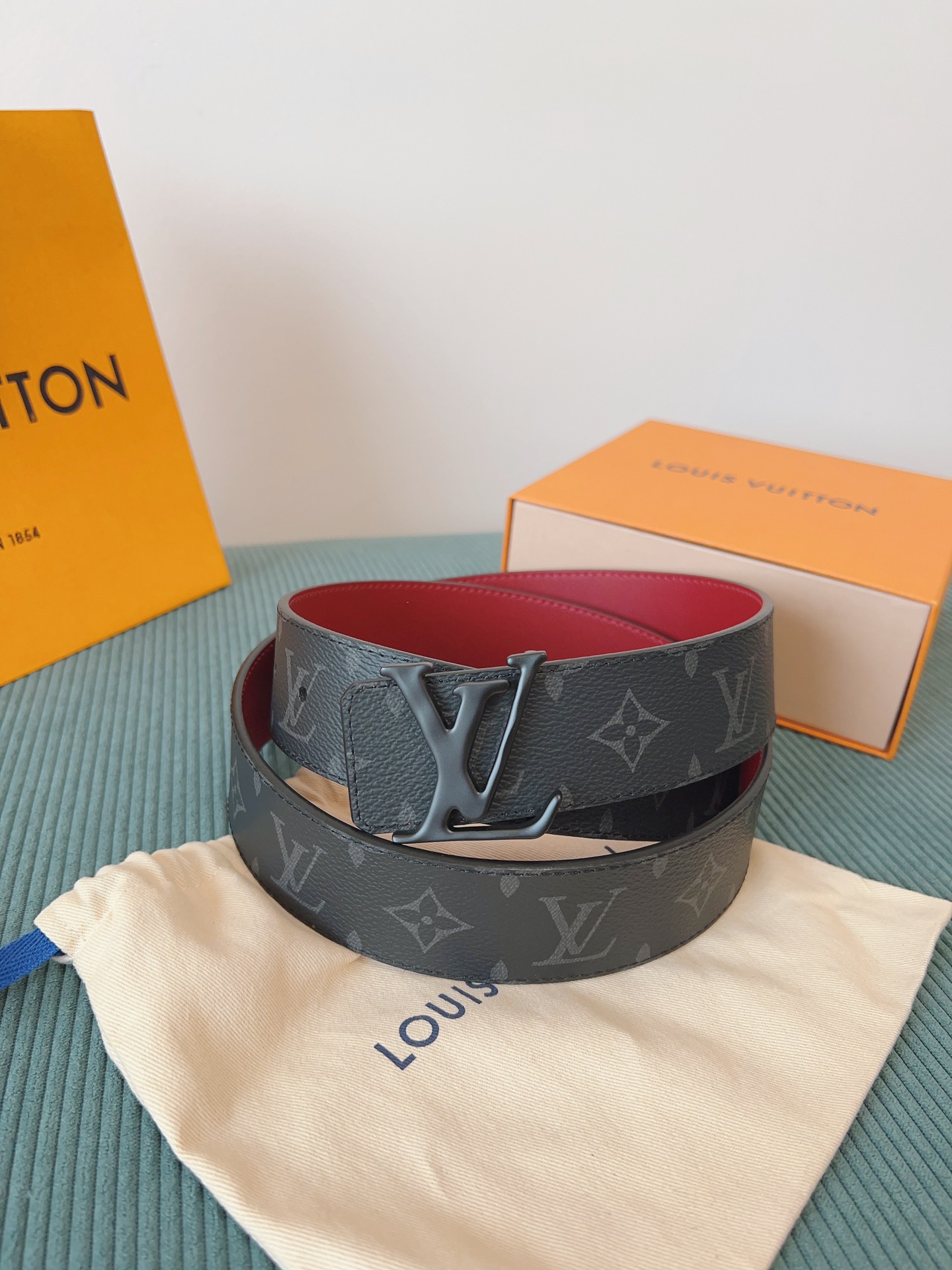 LV 一比一 Monogram灰黑皮帶 紅色內裡 黑扣｜歐美奢侈品精品推薦