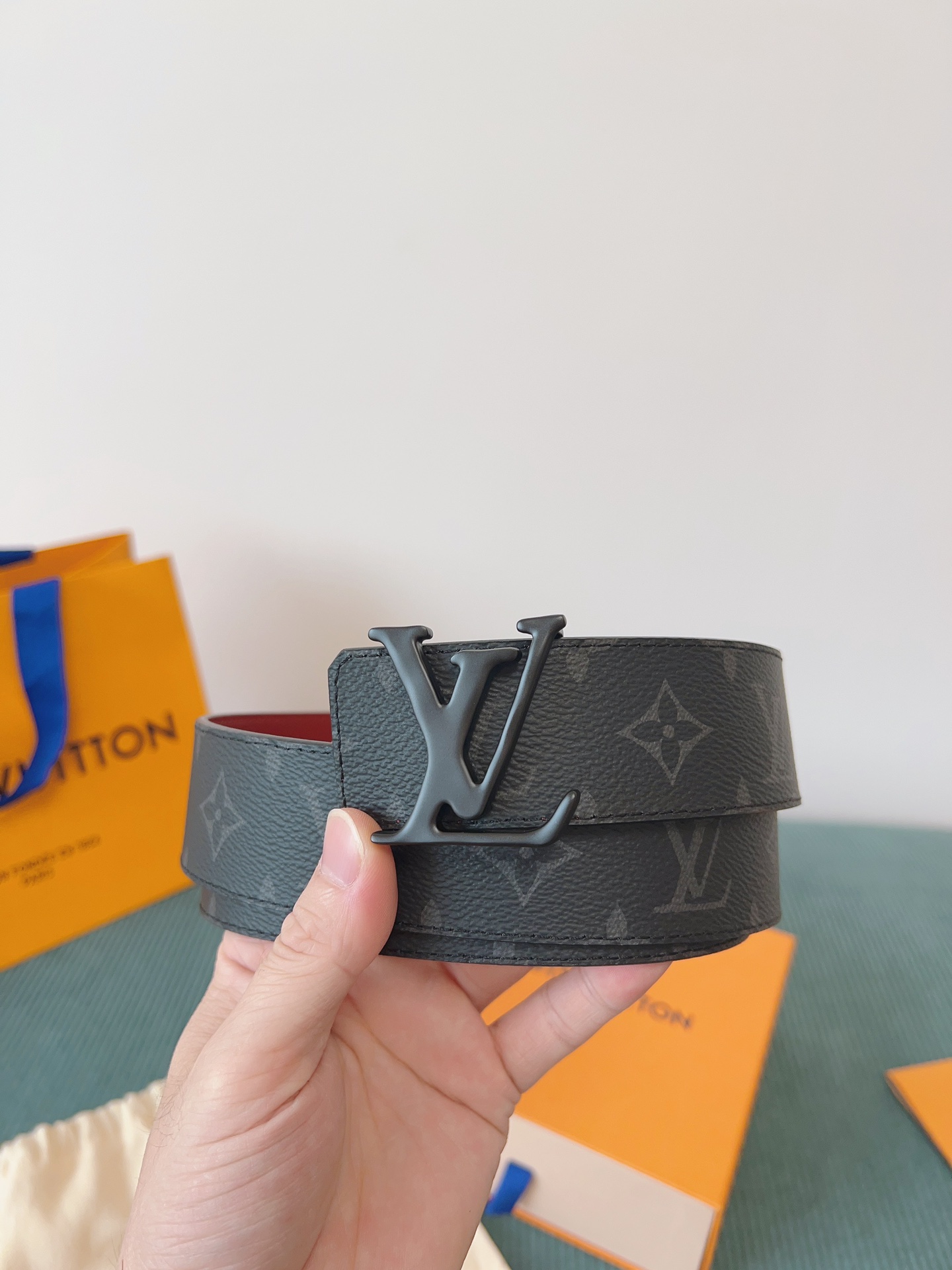 LV 一比一 Monogram灰黑皮帶 紅色內裡 黑扣｜歐美奢侈品精品推薦