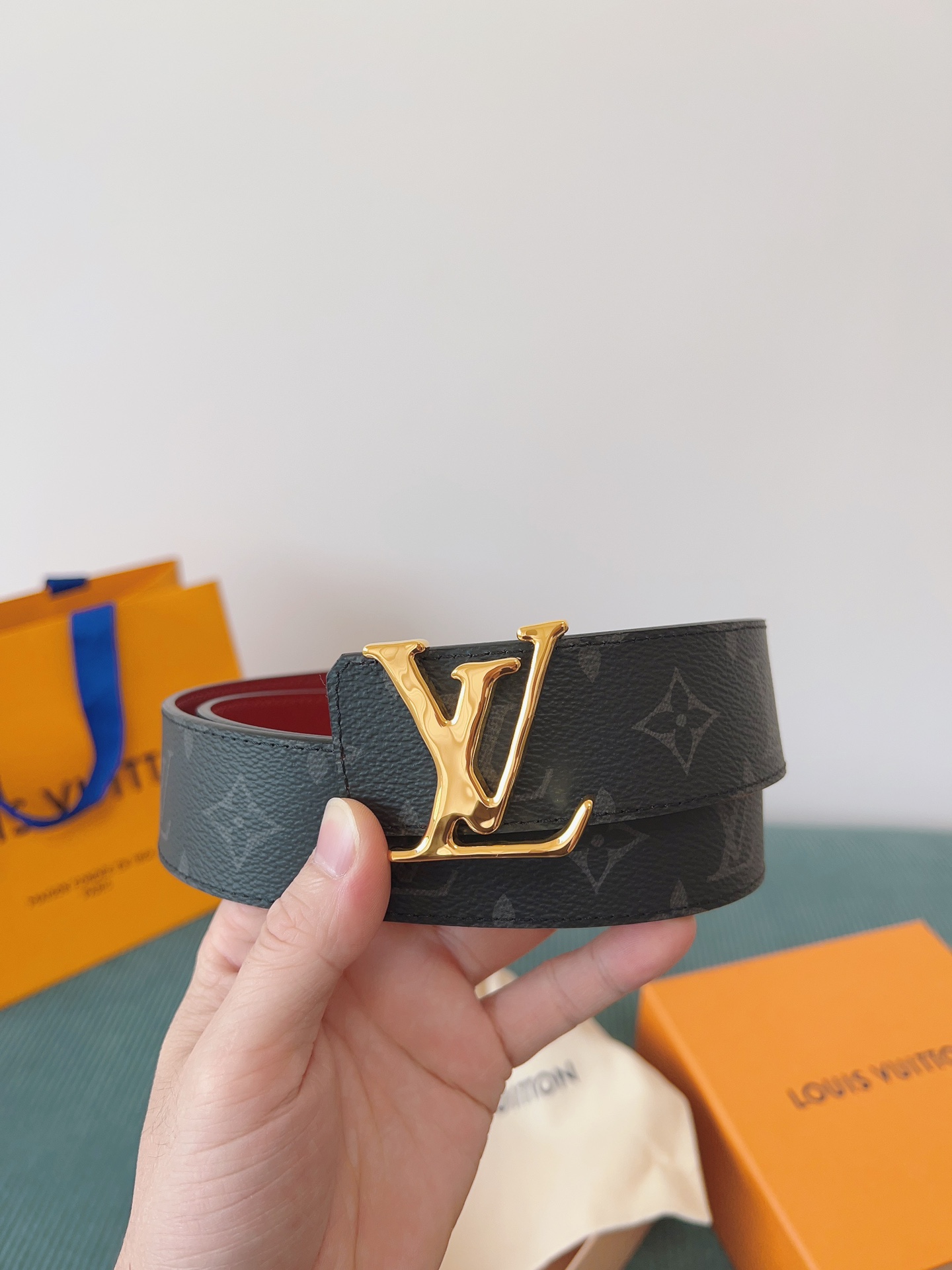 LV 原單 Monogram灰黑皮帶 紅色內裡 金扣｜歐美奢侈品精品推薦