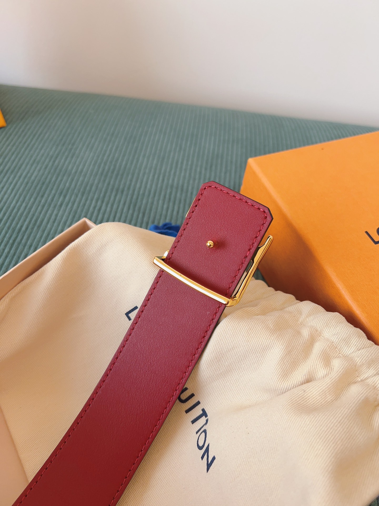 LV 原單 Monogram灰黑皮帶 紅色內裡 金扣｜歐美奢侈品精品推薦