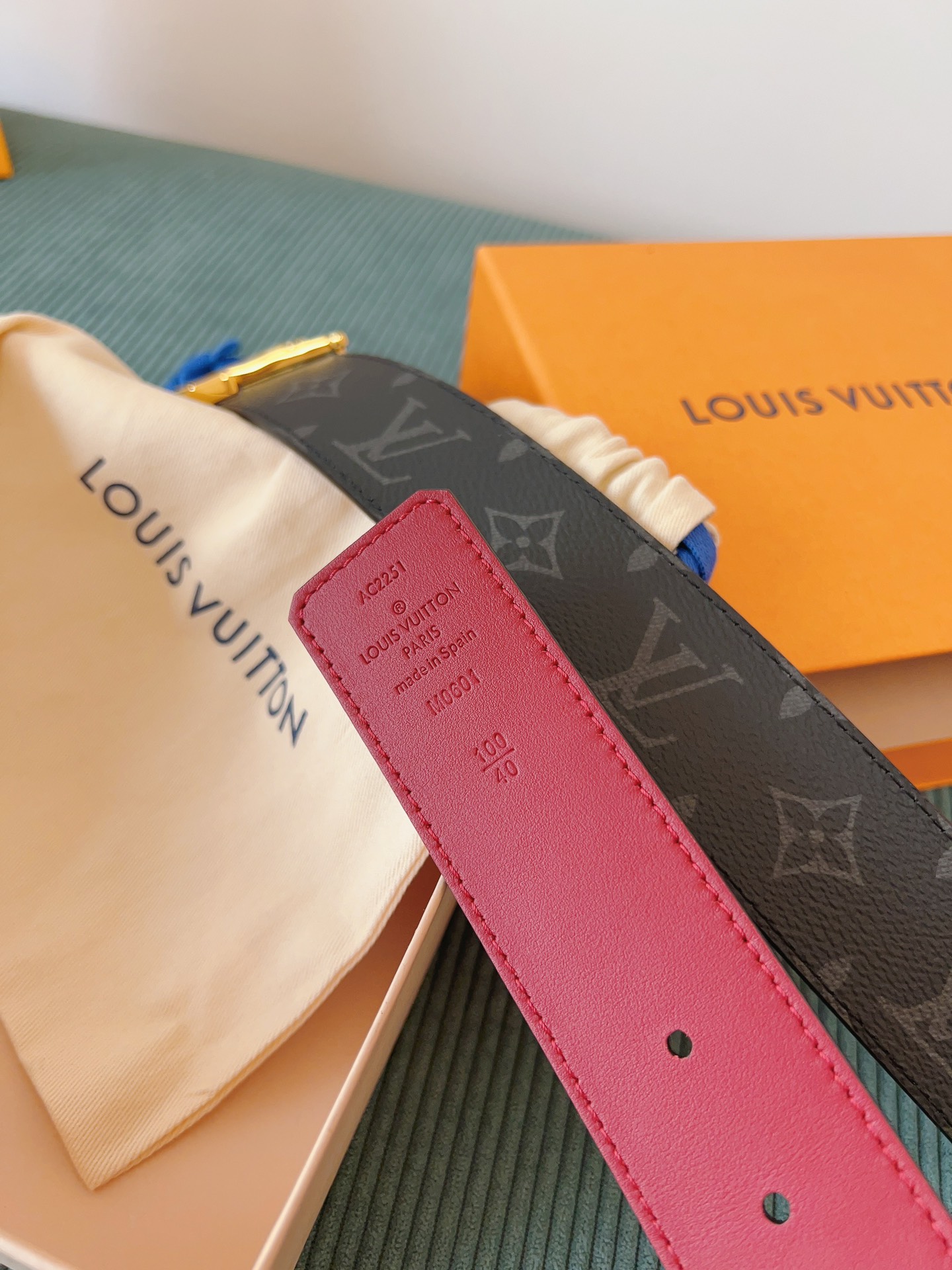 LV 原單 Monogram灰黑皮帶 紅色內裡 金扣｜歐美奢侈品精品推薦