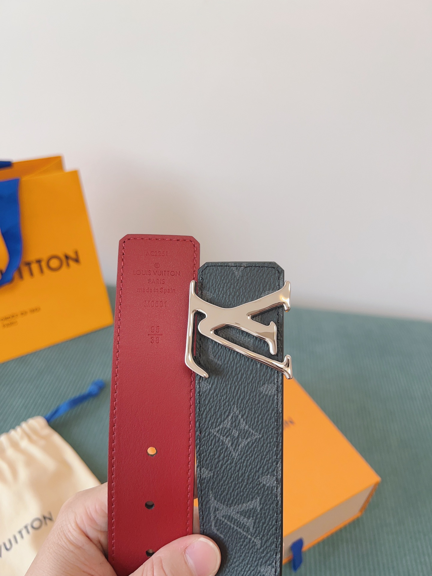 LV 一比一 Monogram灰黑皮帶 紅色內裡 銀扣｜歐美奢侈品精品推薦