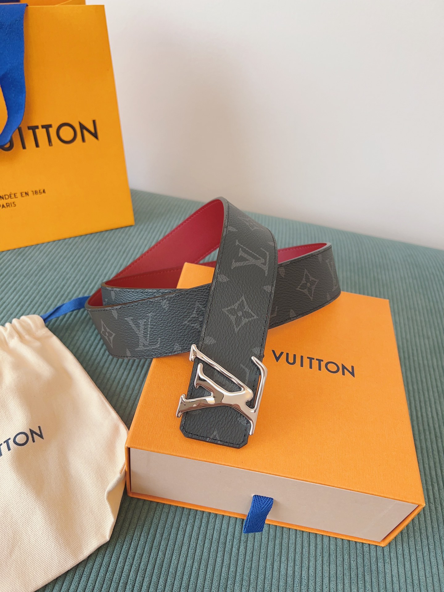 LV 一比一 Monogram灰黑皮帶 紅色內裡 銀扣｜歐美奢侈品精品推薦