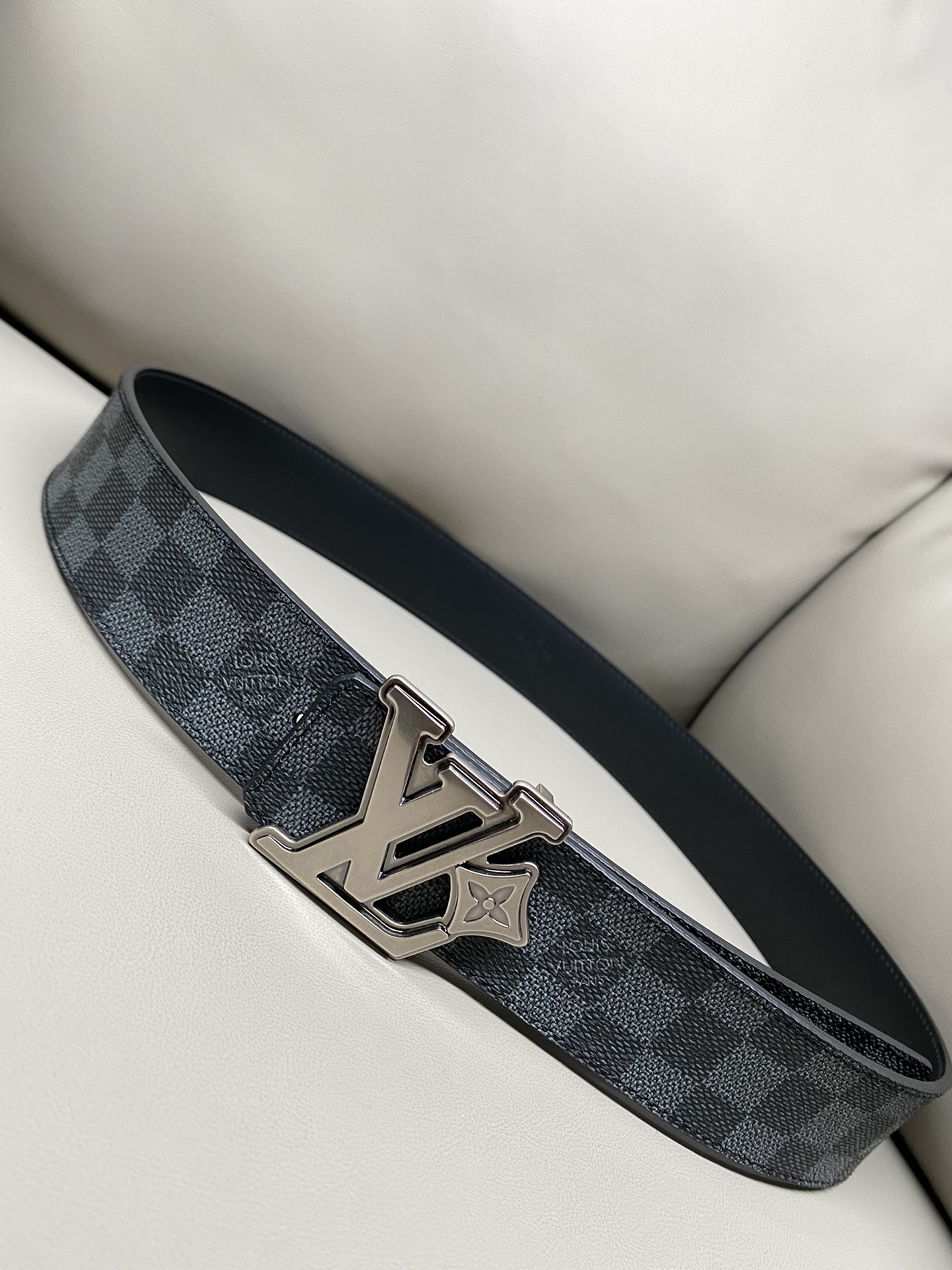LV 高仿 Damier 格紋皮帶 銀扣設計｜歐美奢侈品精品推薦