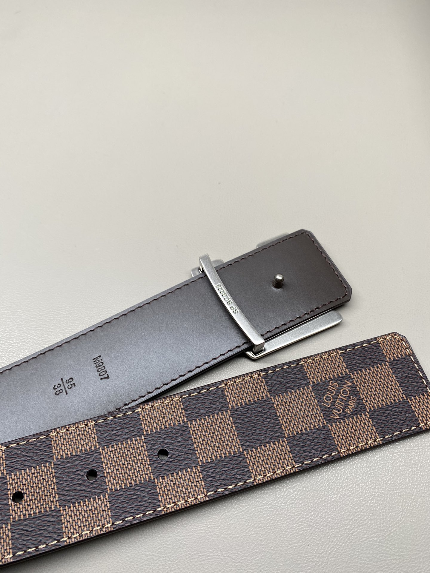 LV 一比一 Damier 格紋皮帶 銀扣設計款｜歐美奢侈品精品推薦