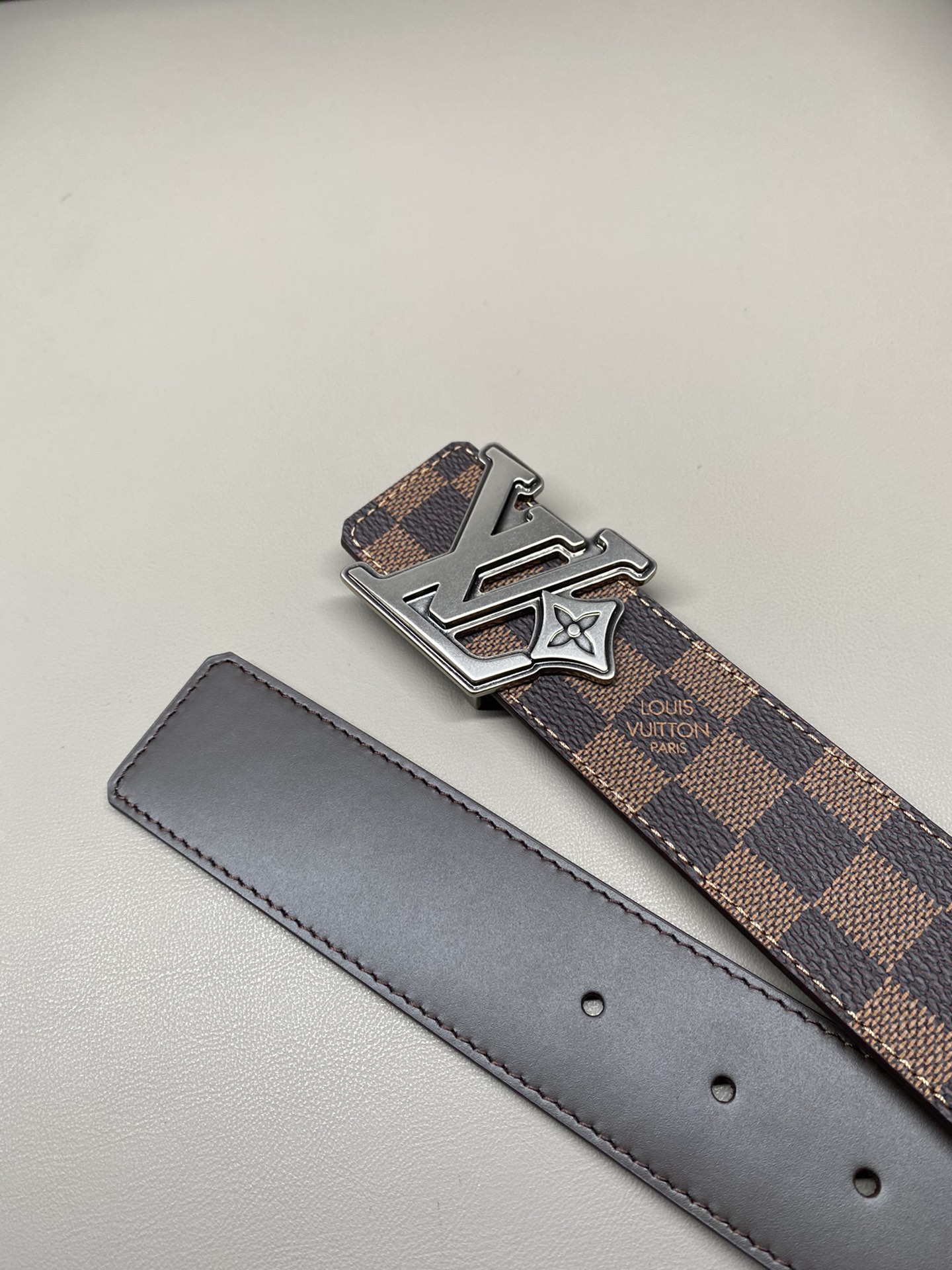 LV 一比一 Damier 格紋皮帶 銀扣設計款｜歐美奢侈品精品推薦