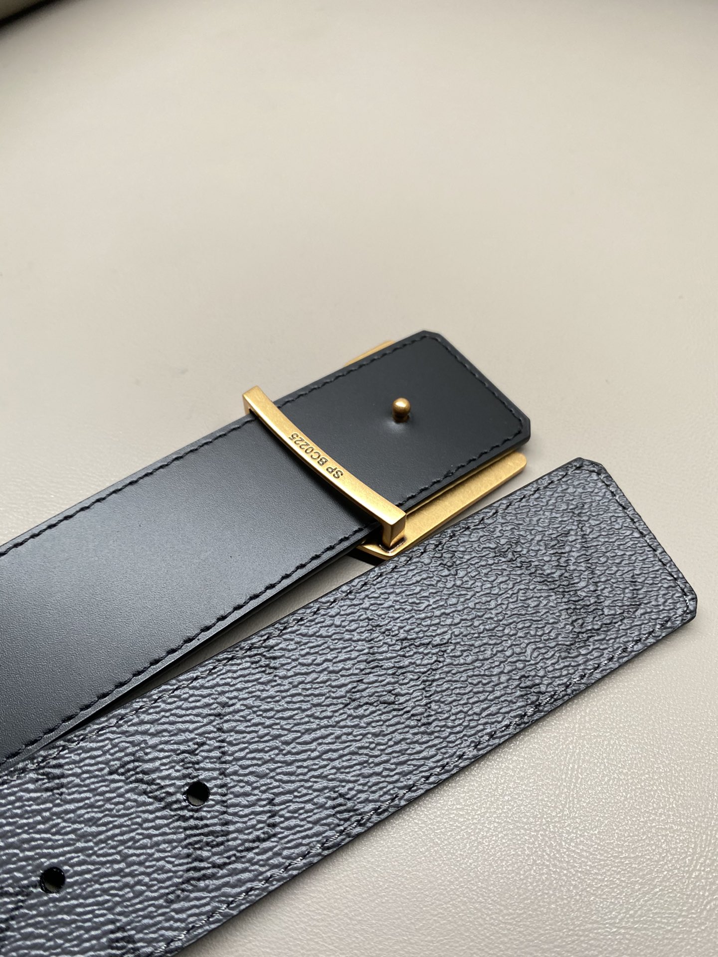 LV 原單 Monogram 灰色皮帶 金扣設計｜歐美奢侈品精品推薦