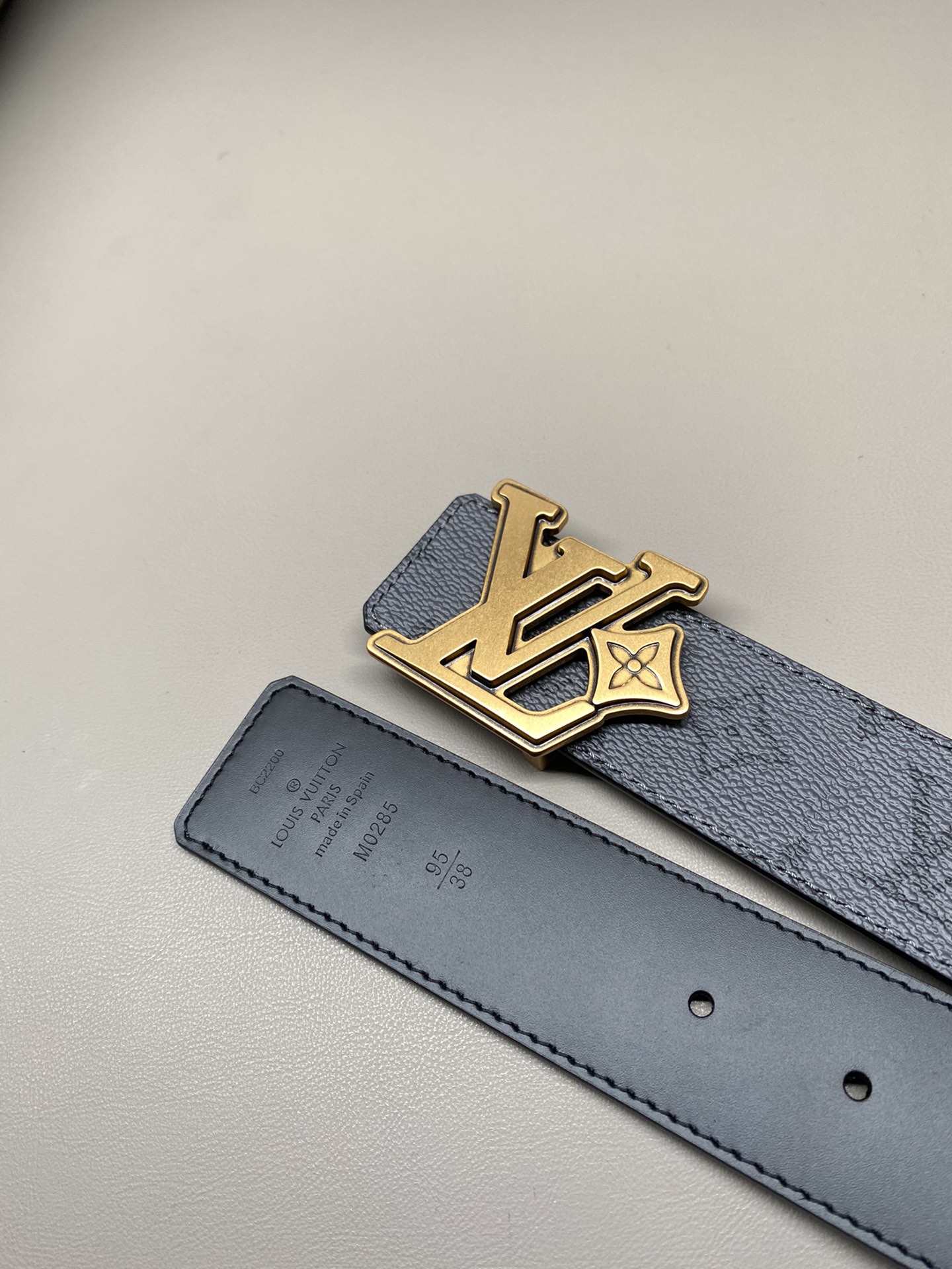 LV 原單 Monogram 灰色皮帶 金扣設計｜歐美奢侈品精品推薦