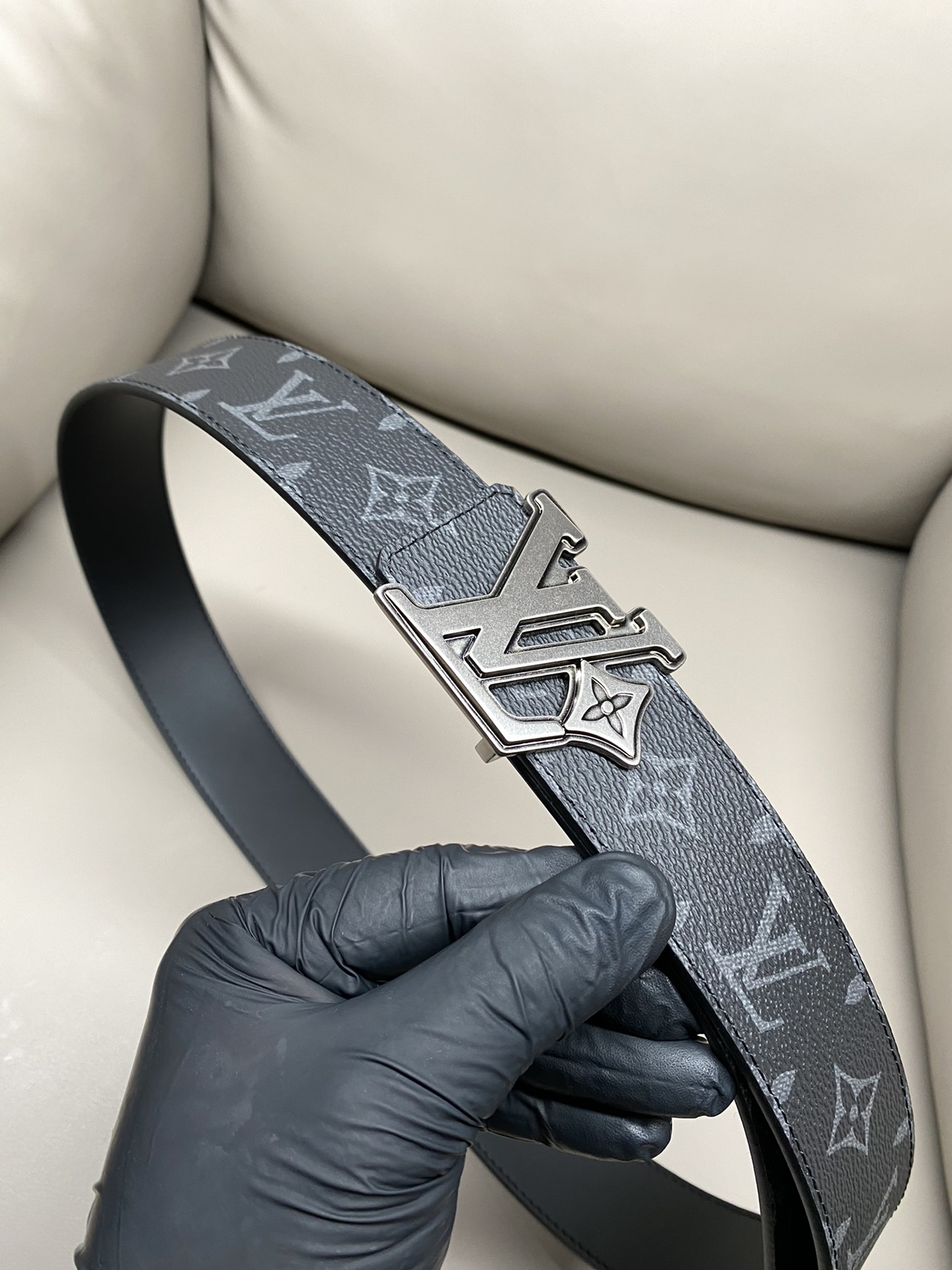 LV 高仿 Monogram 灰色腰帶 黑銀扣頭｜歐美奢侈品精品推薦
