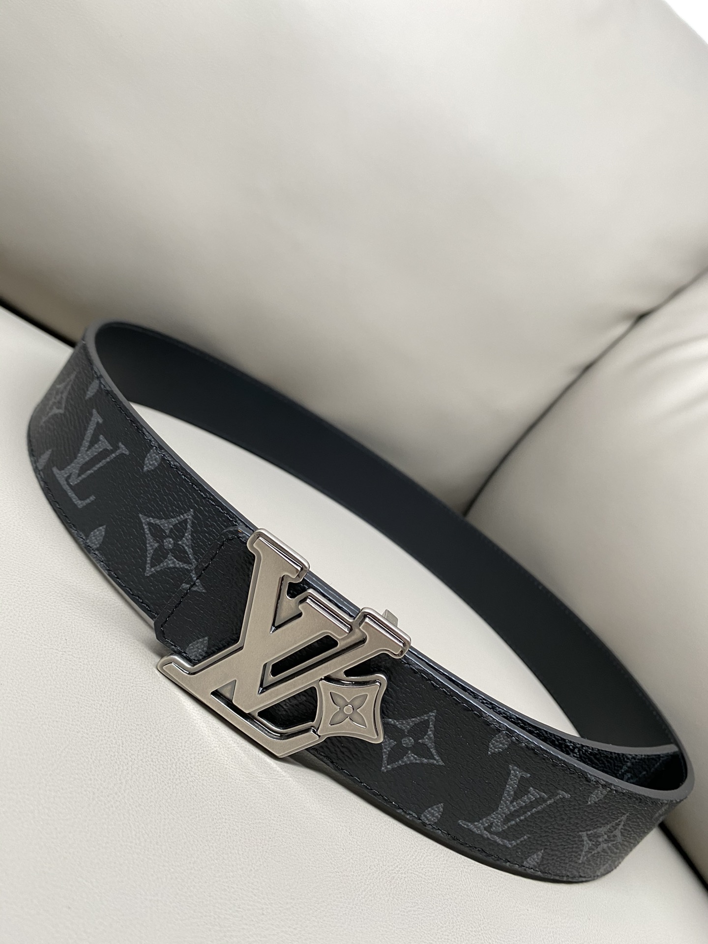LV 高仿 Monogram 灰色腰帶 黑銀扣頭｜歐美奢侈品精品推薦