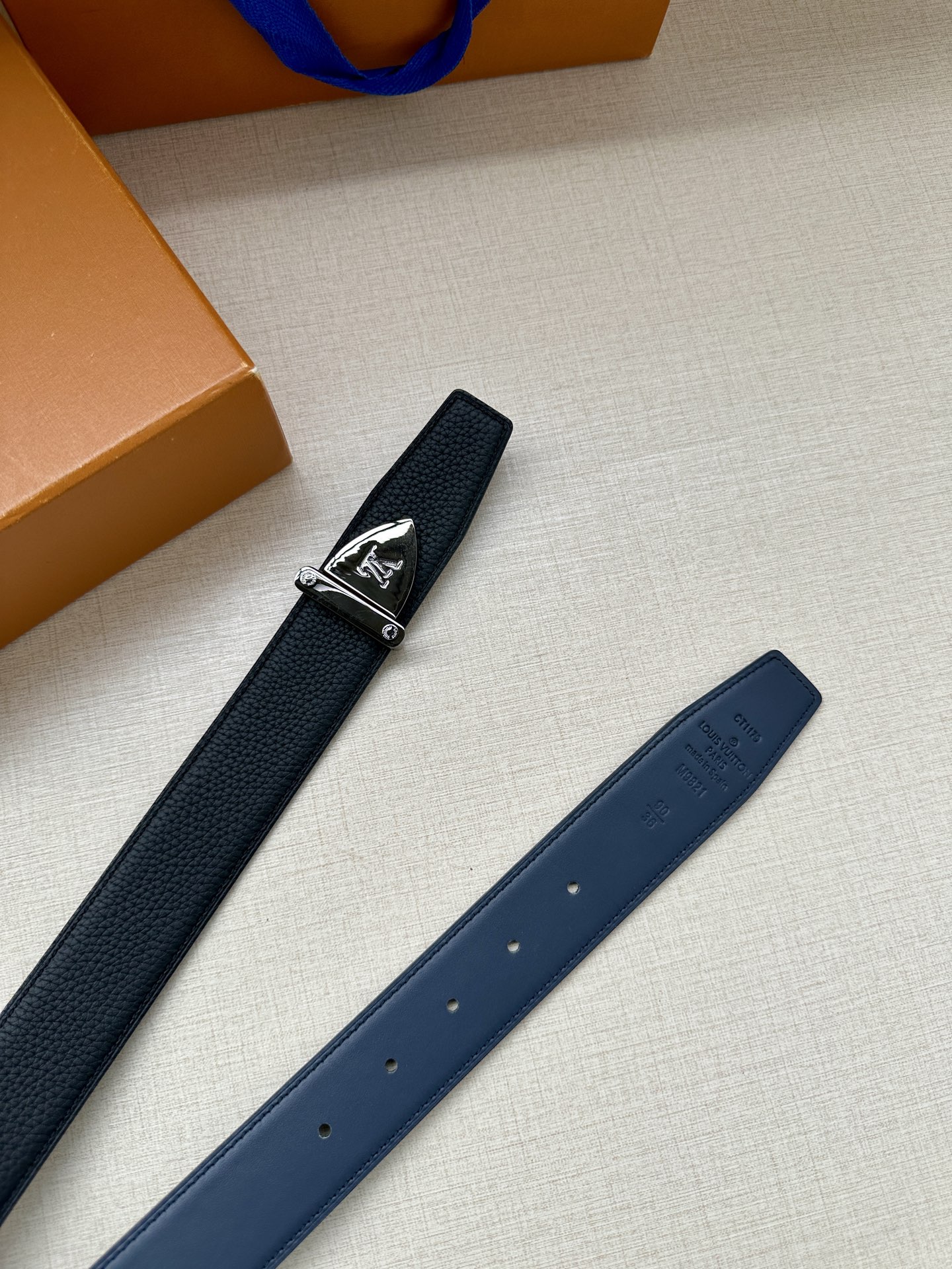 LV 高仿皮帶 經典銀扣設計 商務百搭款｜歐美奢侈品精品推薦