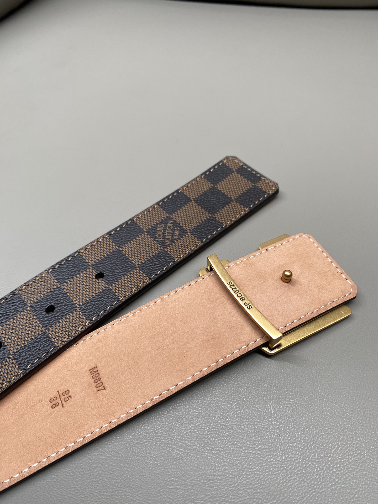 LV 高仿棋盤格皮帶 金色扣頭 經典時尚款｜歐美奢侈品精品推薦