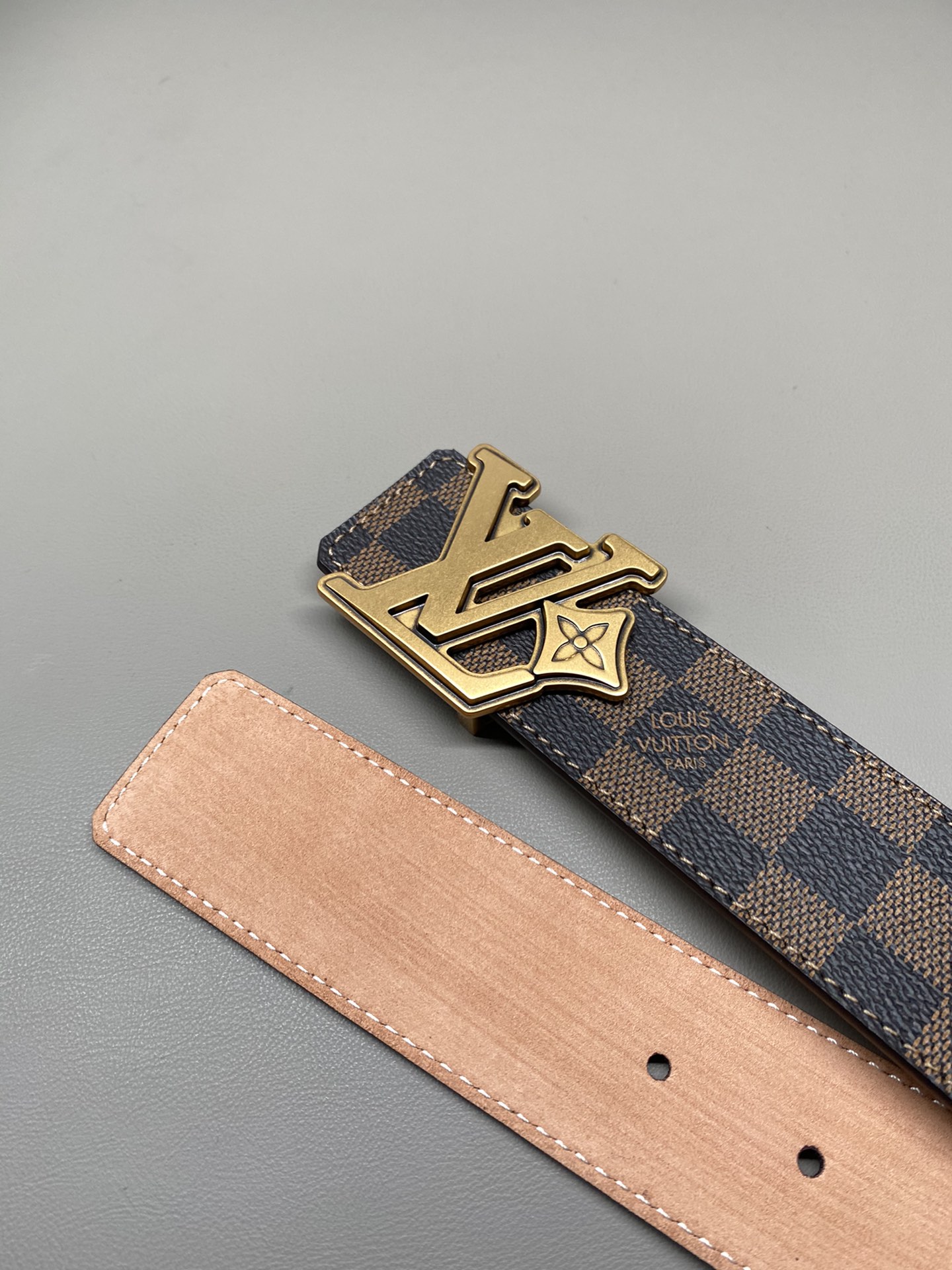 LV 高仿棋盤格皮帶 金色扣頭 經典時尚款｜歐美奢侈品精品推薦