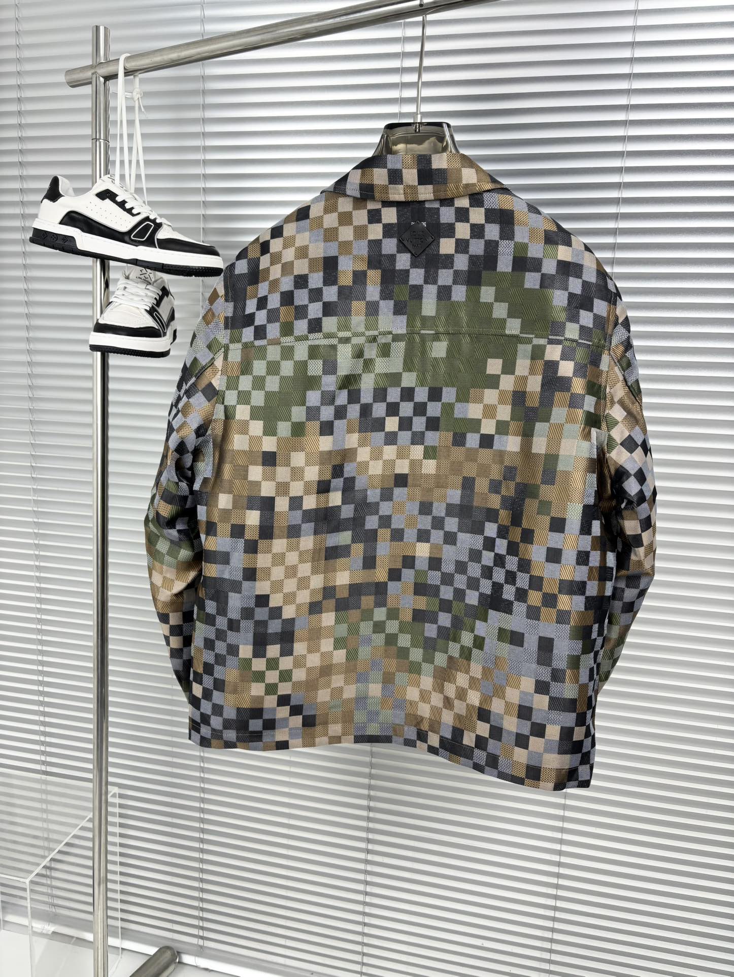 LV 高仿拼色格紋外套 潮流百搭 男士休閒｜歐美奢侈品精品推薦