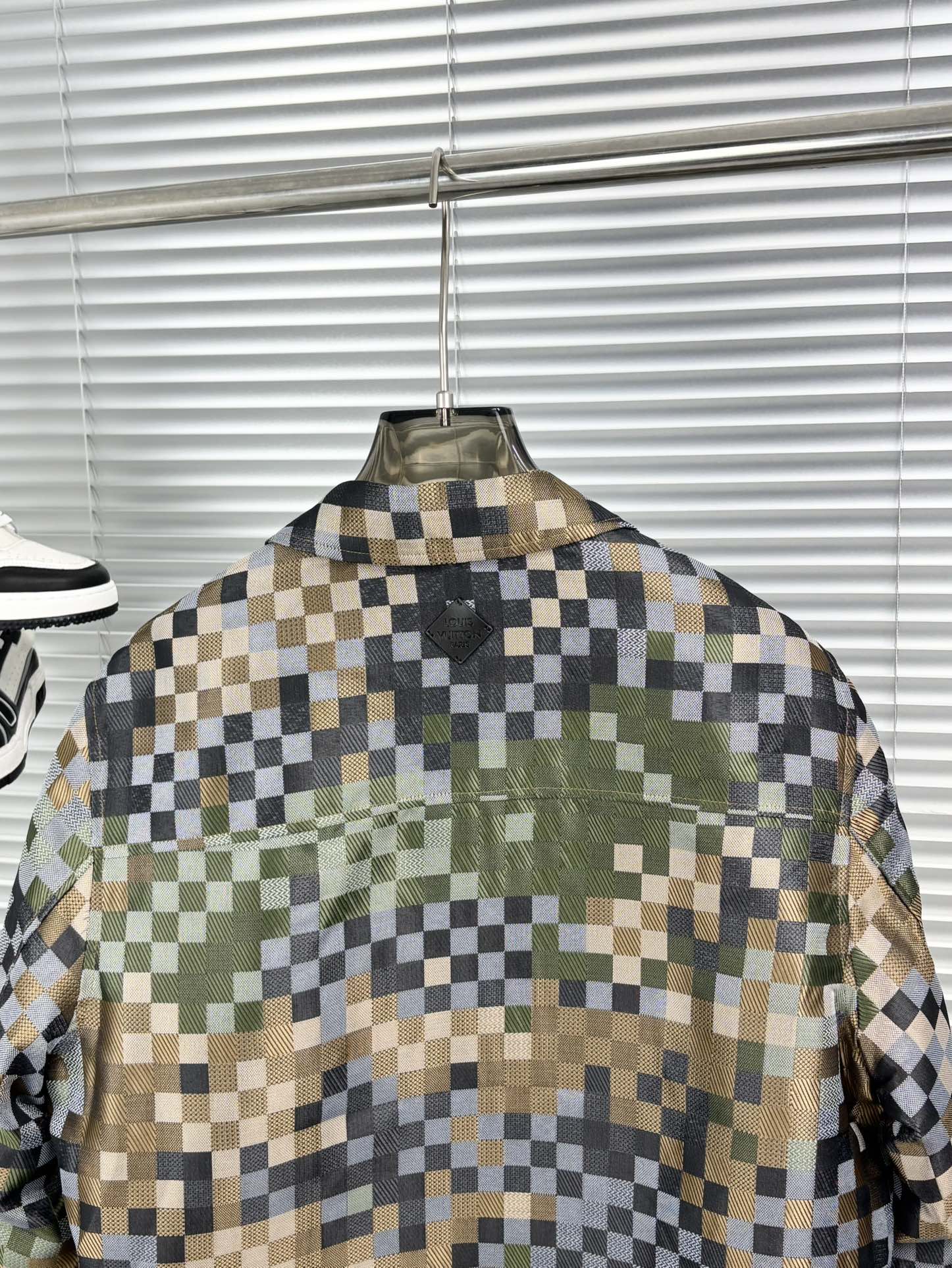 LV 高仿拼色格紋外套 潮流百搭 男士休閒｜歐美奢侈品精品推薦