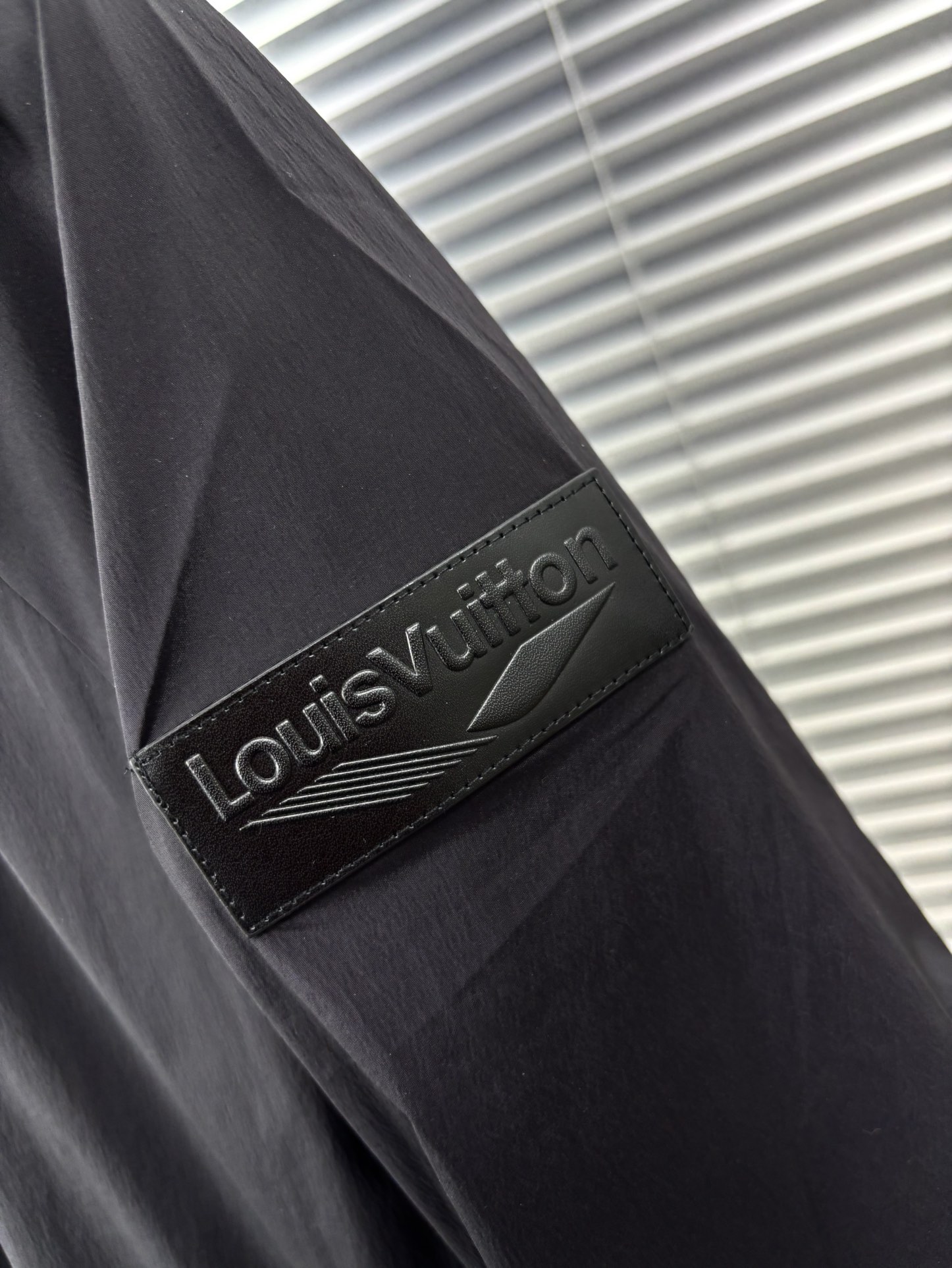 LV 原單黑色休閒外套 米色內裡Monogram 男士輕便｜歐美奢侈品精品推薦