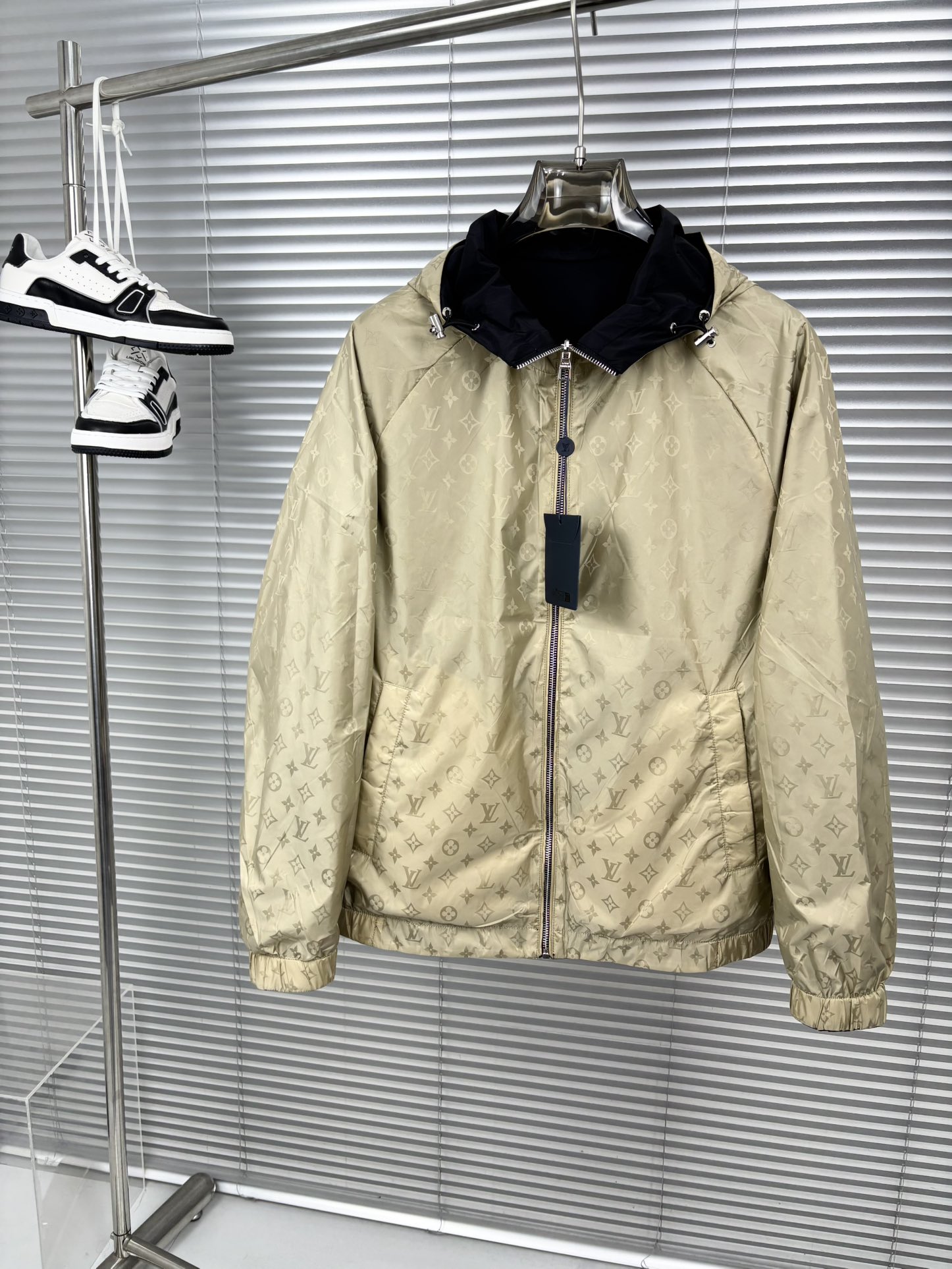 LV 原單黑色休閒外套 米色內裡Monogram 男士輕便｜歐美奢侈品精品推薦