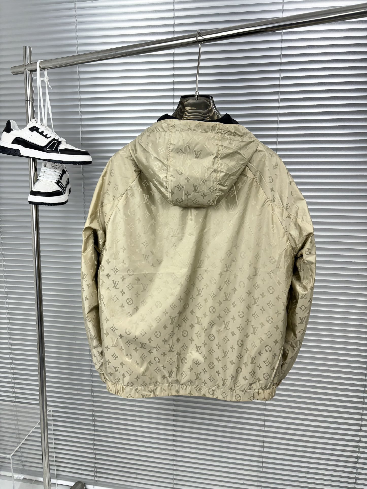 LV 原單黑色休閒外套 米色內裡Monogram 男士輕便｜歐美奢侈品精品推薦