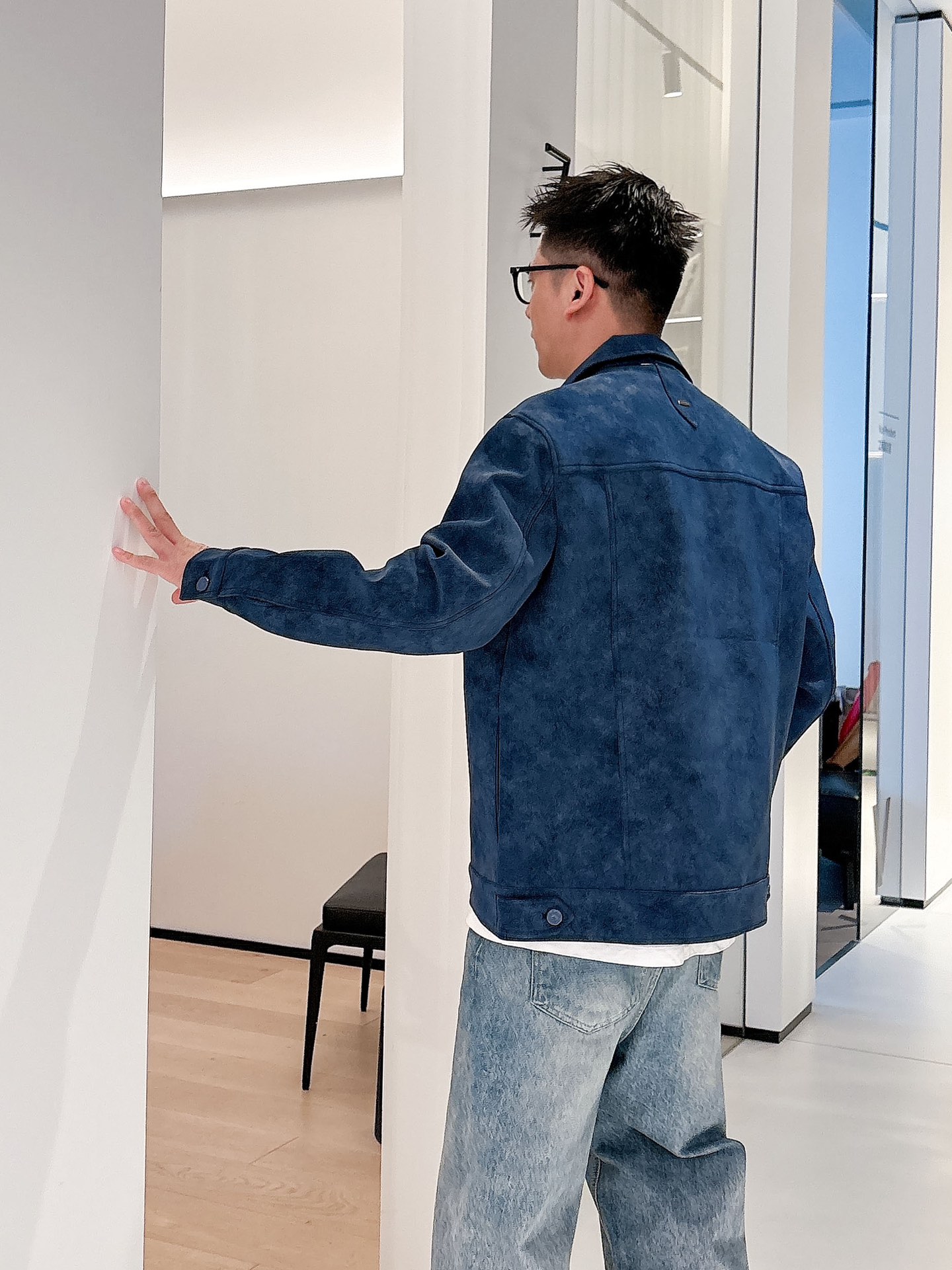 LV 高仿深藍麂皮牛仔外套 男士上身實拍款｜歐美奢侈品精品推薦