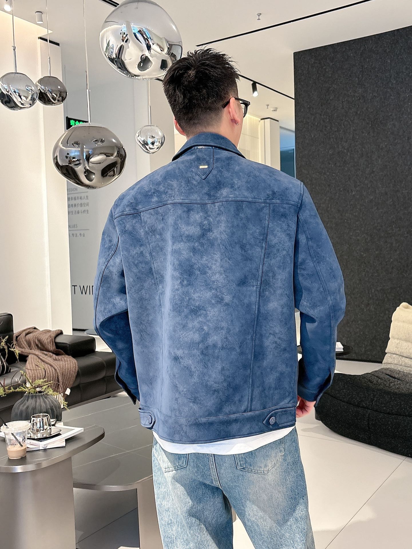 LV 高仿深藍麂皮牛仔外套 男士上身實拍款｜歐美奢侈品精品推薦