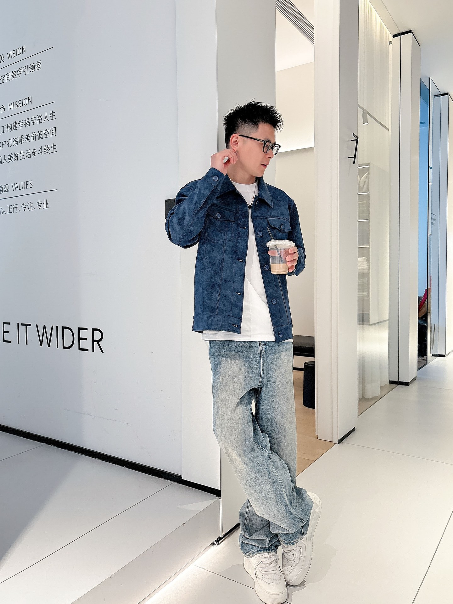 LV 高仿深藍麂皮牛仔外套 男士上身實拍款｜歐美奢侈品精品推薦