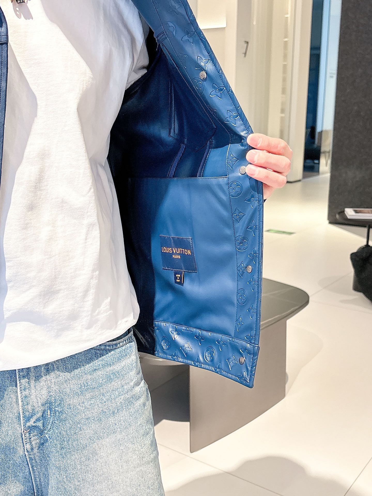LV 高仿深藍麂皮牛仔外套 男士上身實拍款｜歐美奢侈品精品推薦