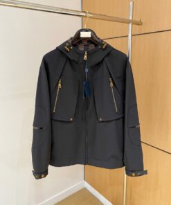 LV 高仿黑色機能連帽外套 多口袋休閒風 男士款