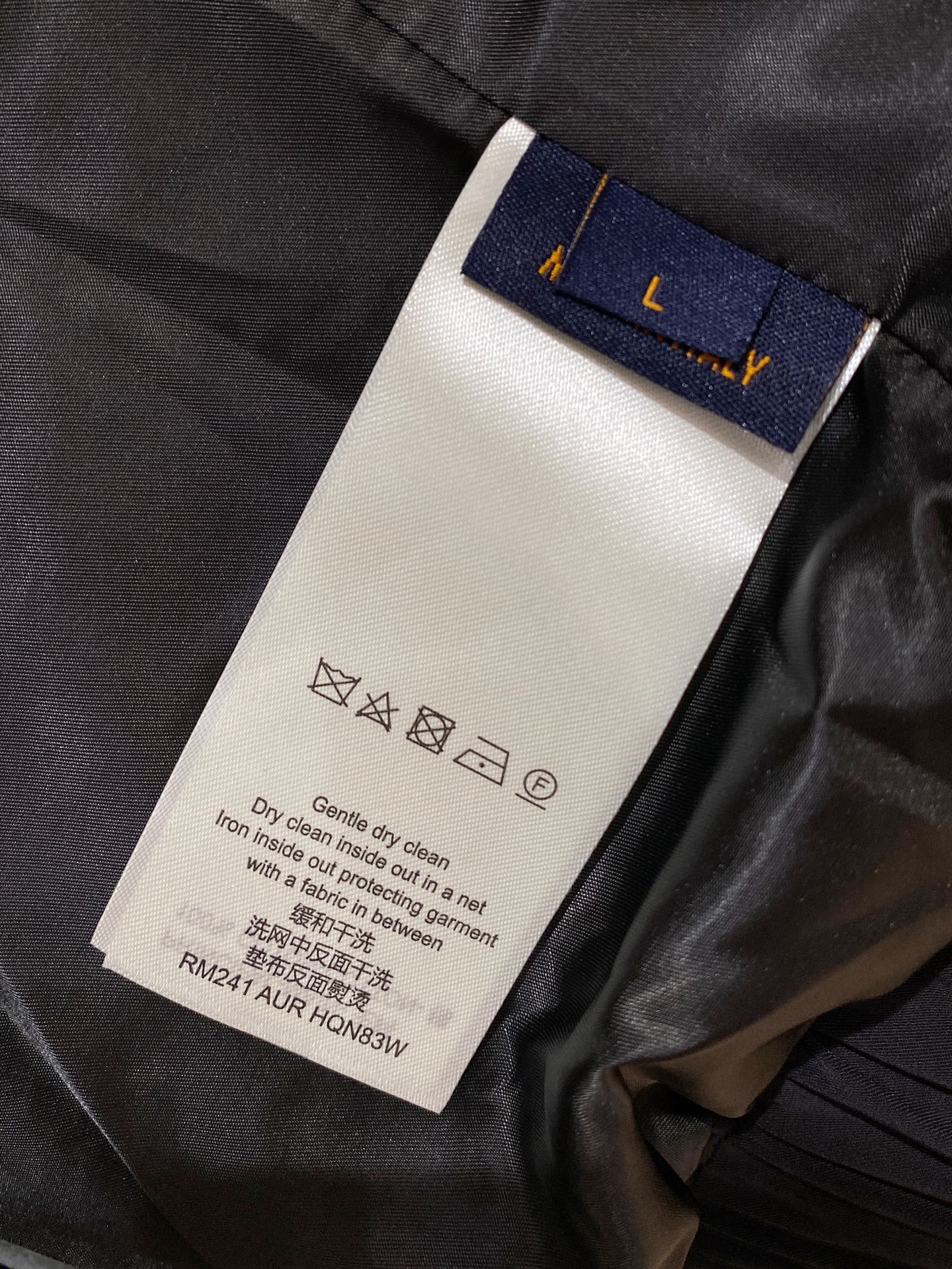 LV 高仿黑色機能連帽外套 多口袋休閒風 男士款｜歐美奢侈品精品推薦