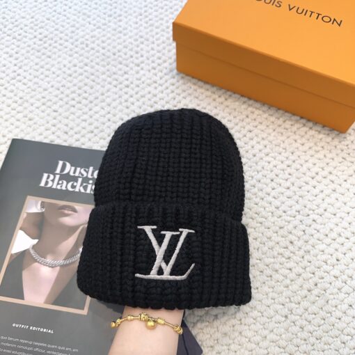 LV 高仿針織毛帽 黑色簡約刺繡款