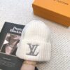 LV 高仿針織毛帽 白色刺繡Logo百搭款｜歐美奢侈品精品推薦
