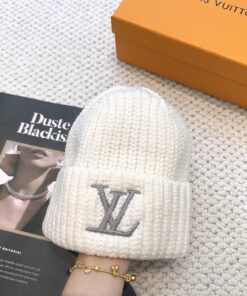 LV 高仿針織毛帽 白色刺繡Logo百搭款